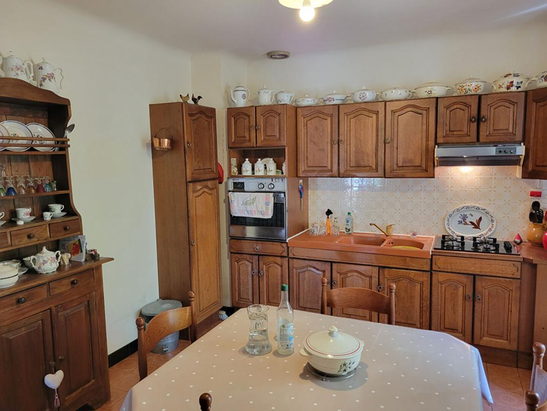8 bedroom propriete in Vailhourles, Aveyron, France