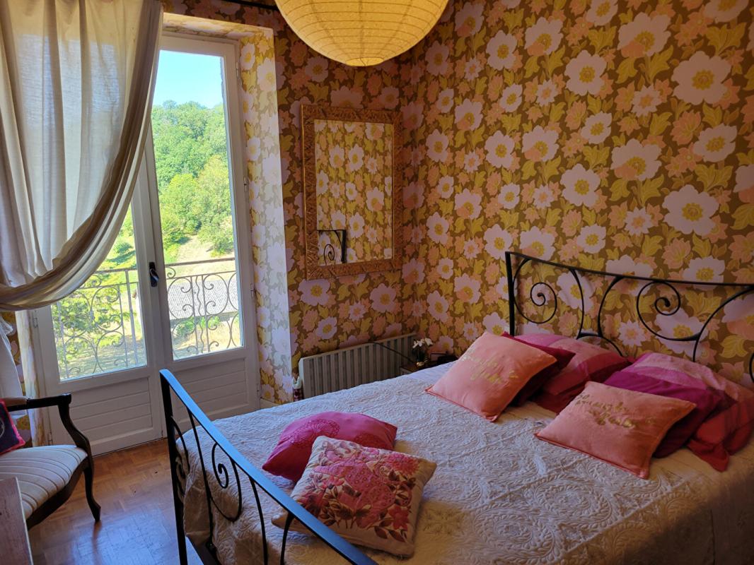8 bedroom propriete in Vailhourles, Aveyron, France