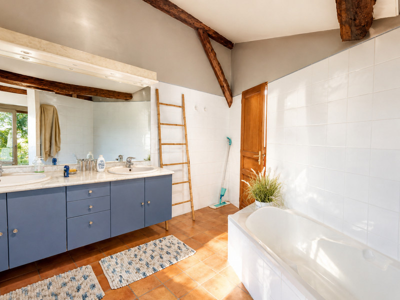 4 bedroom maison in Neuvic, Dordogne, France