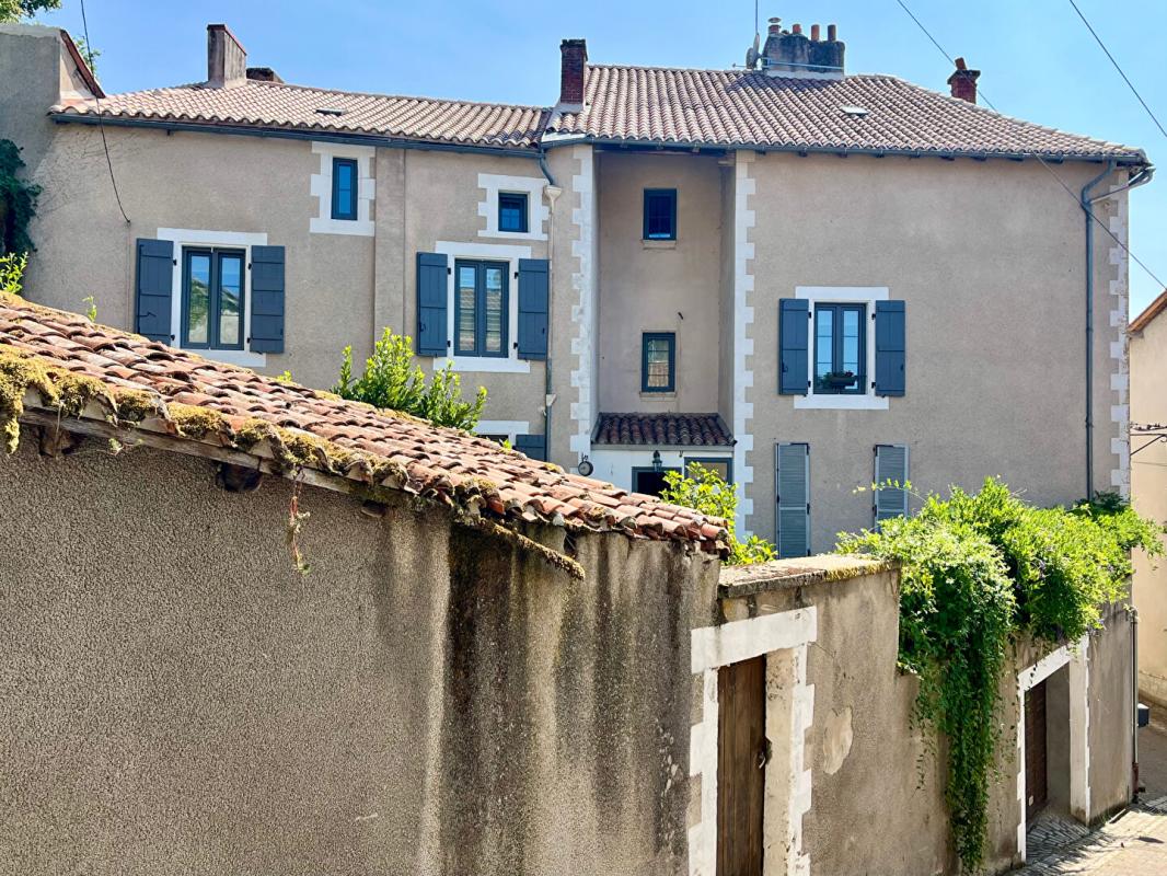 4 bedroom maison in Confolens, Charente, France