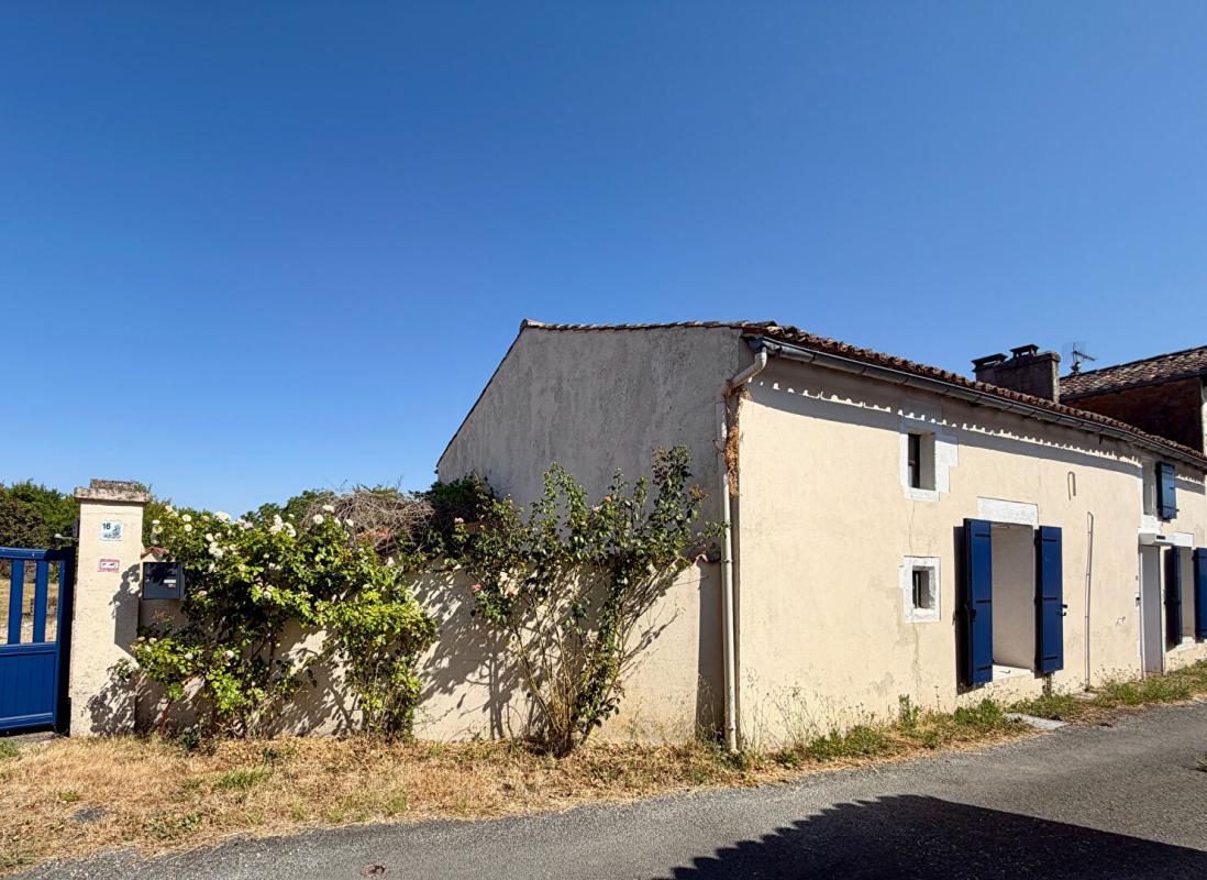 3 bedroom maison ancienne in Essouvert, Charente-Maritime, France