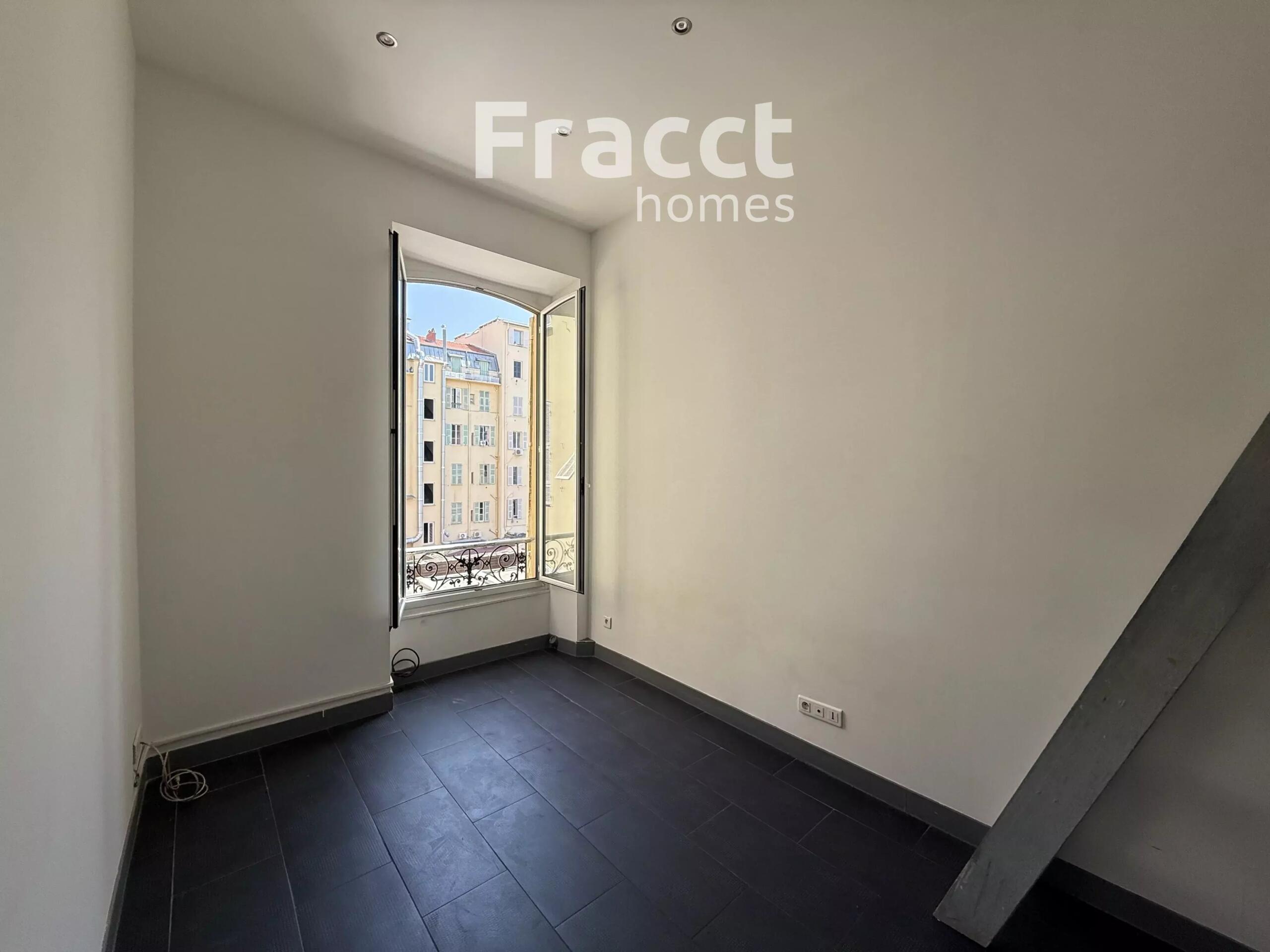 Apartment in Nice, Alpes-Maritimes, France – 87239760
