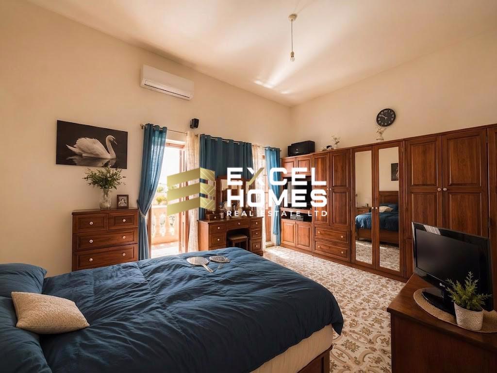 3 bedroom Townhouse in Senglea (Isla), Malta – 69348