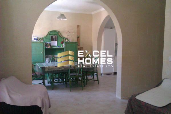 3 bedroom Apartment in Ghajnsielem, Malta – 69308