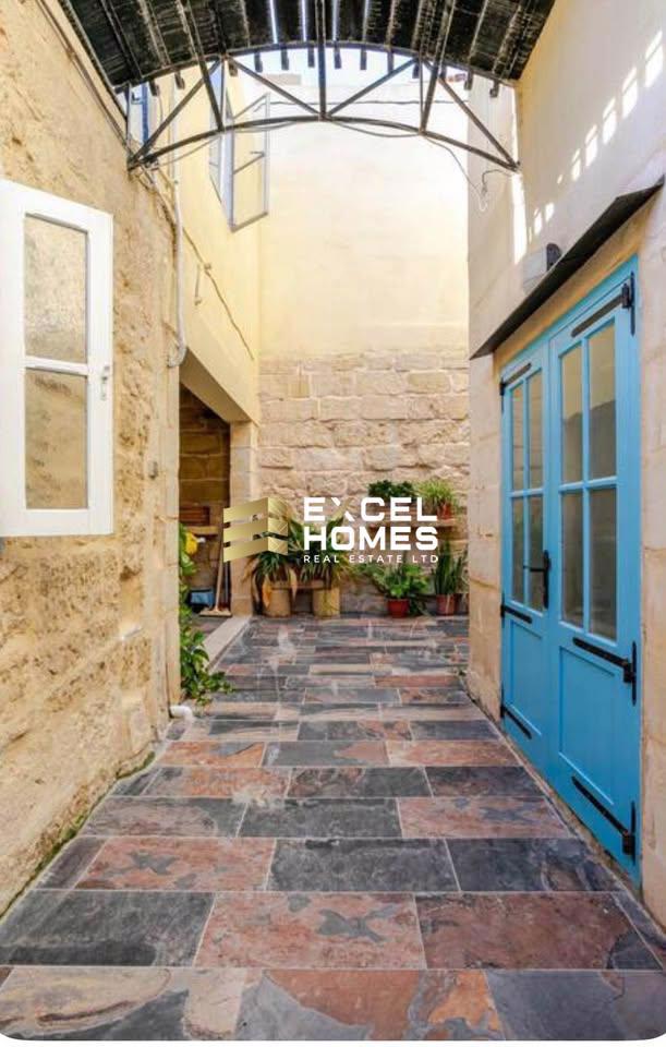 4 bedroom Farmhouse in Birzebbugia, Malta – 69290