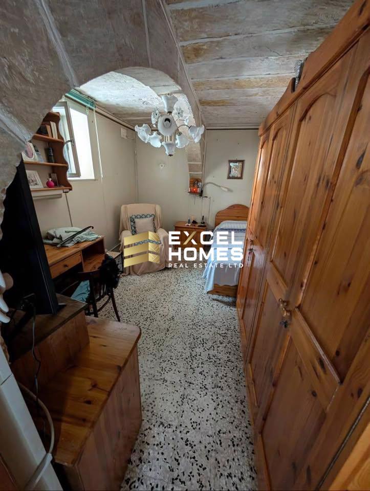 2 bedroom Character House in Qormi, Malta – 69234