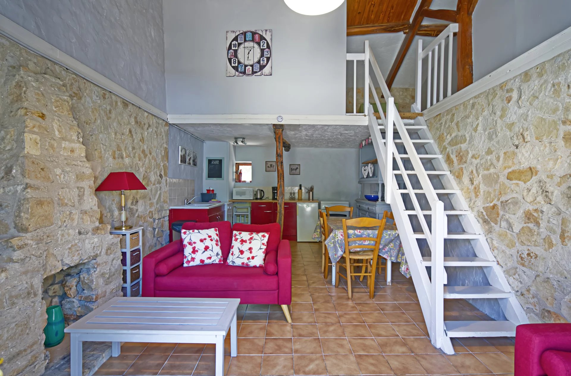 Successful gite complex with 3 bed farmhouse plus 3 cottages, heated swimming pool, Poitou-Charentes – France – BVI57972