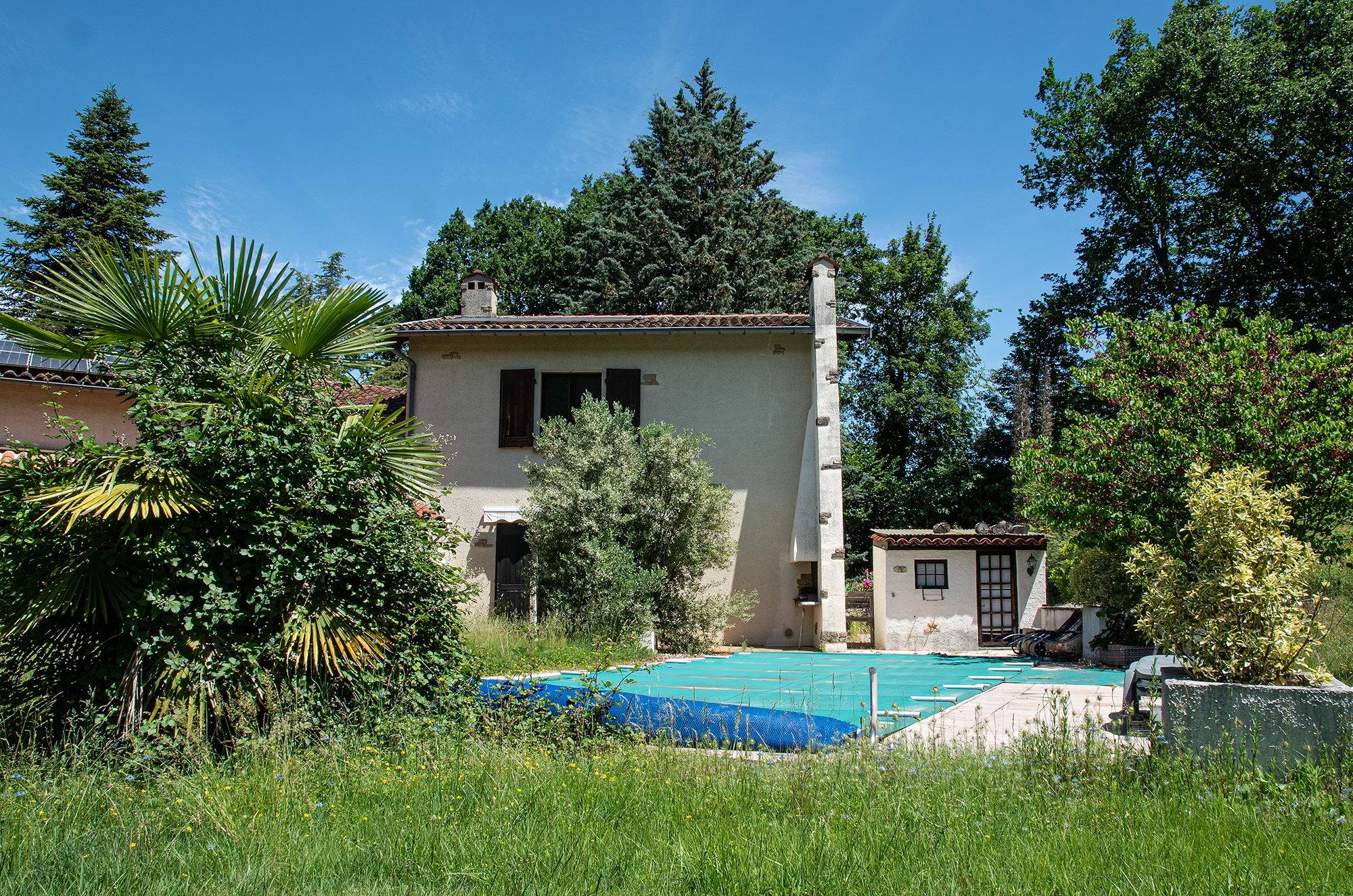 High quality detached house with a pool in magnificent private grounds, Midi-Pyrénées – France – BVI85597