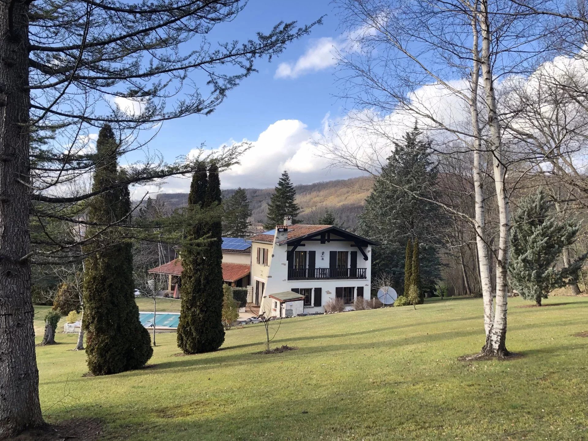 High quality detached house with a pool in magnificent private grounds, Midi-Pyrénées – France – BVI85597