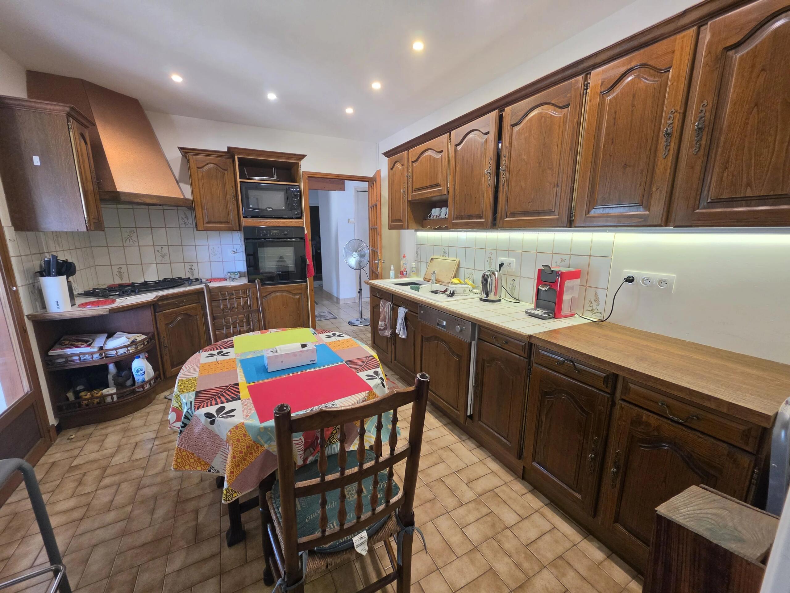 Single-Storey House with Swimming Pool, Garage and Enclosed Garden near Montaigu-de-Quercy, Tarn-et-Garonne, Midi-Pyrénées – France – BVI86641