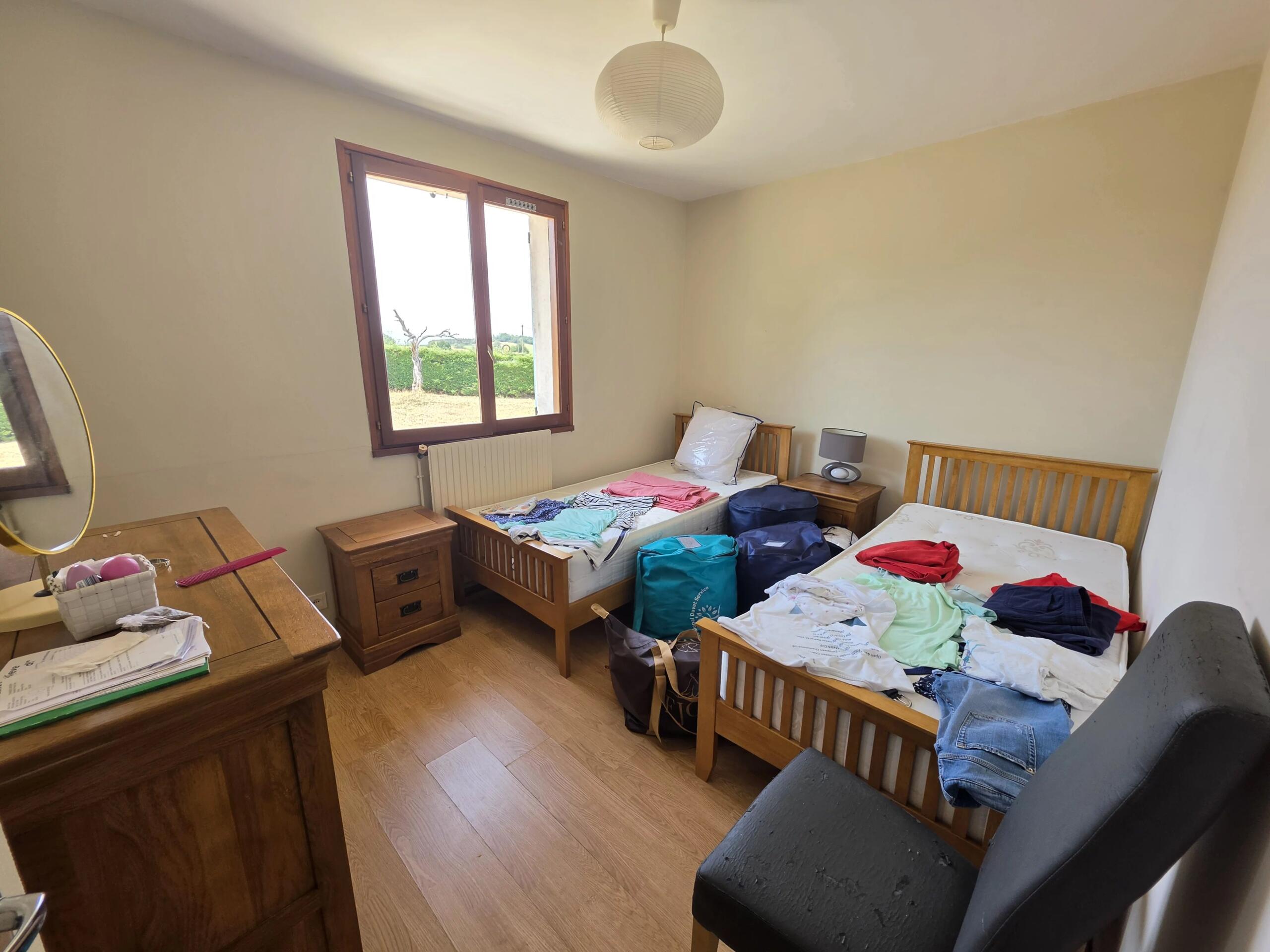 Single-Storey House with Swimming Pool, Garage and Enclosed Garden near Montaigu-de-Quercy, Tarn-et-Garonne, Midi-Pyrénées – France – BVI86641