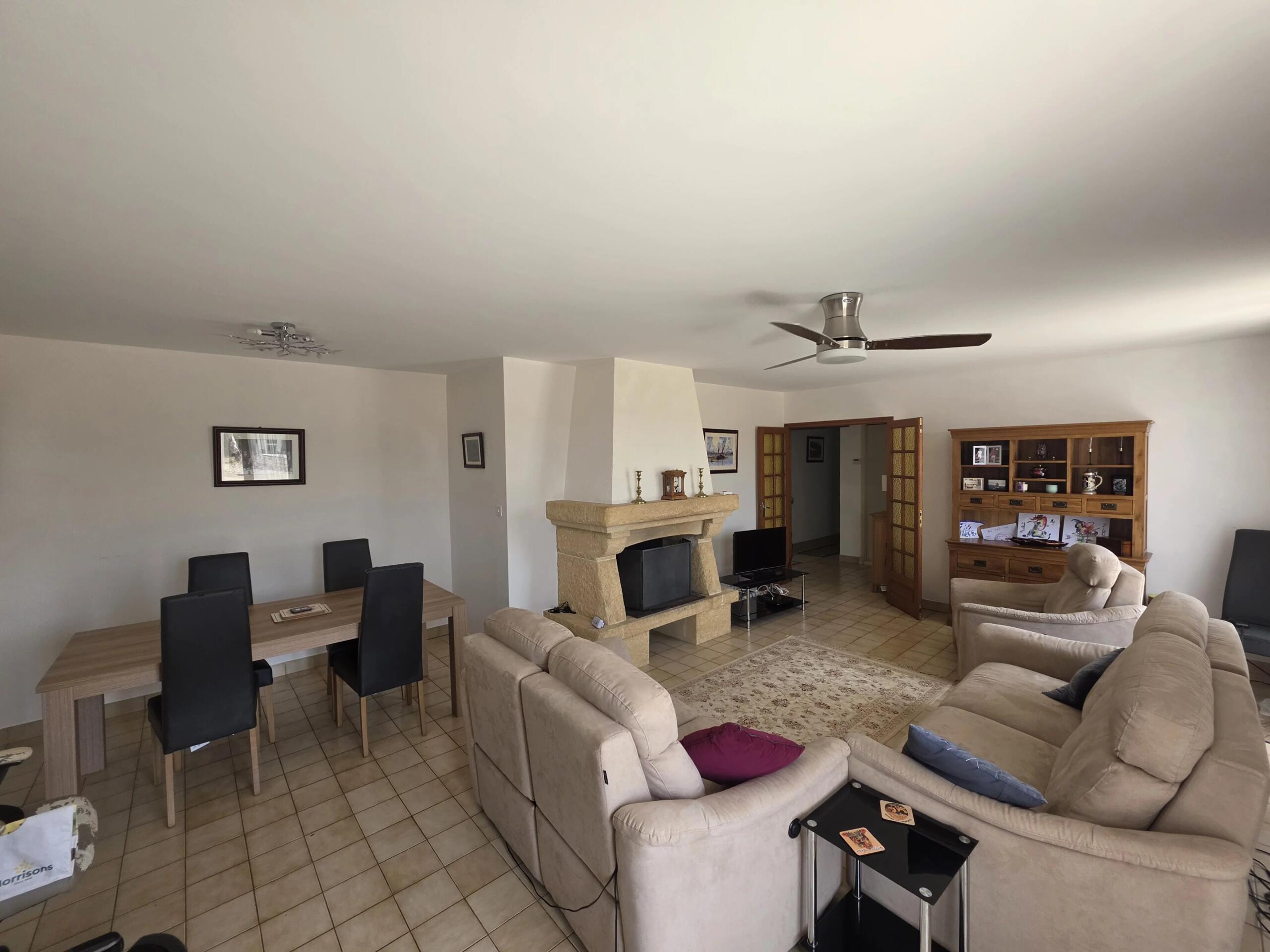 Single-Storey House with Swimming Pool, Garage and Enclosed Garden near Montaigu-de-Quercy, Tarn-et-Garonne, Midi-Pyrénées – France – BVI86641