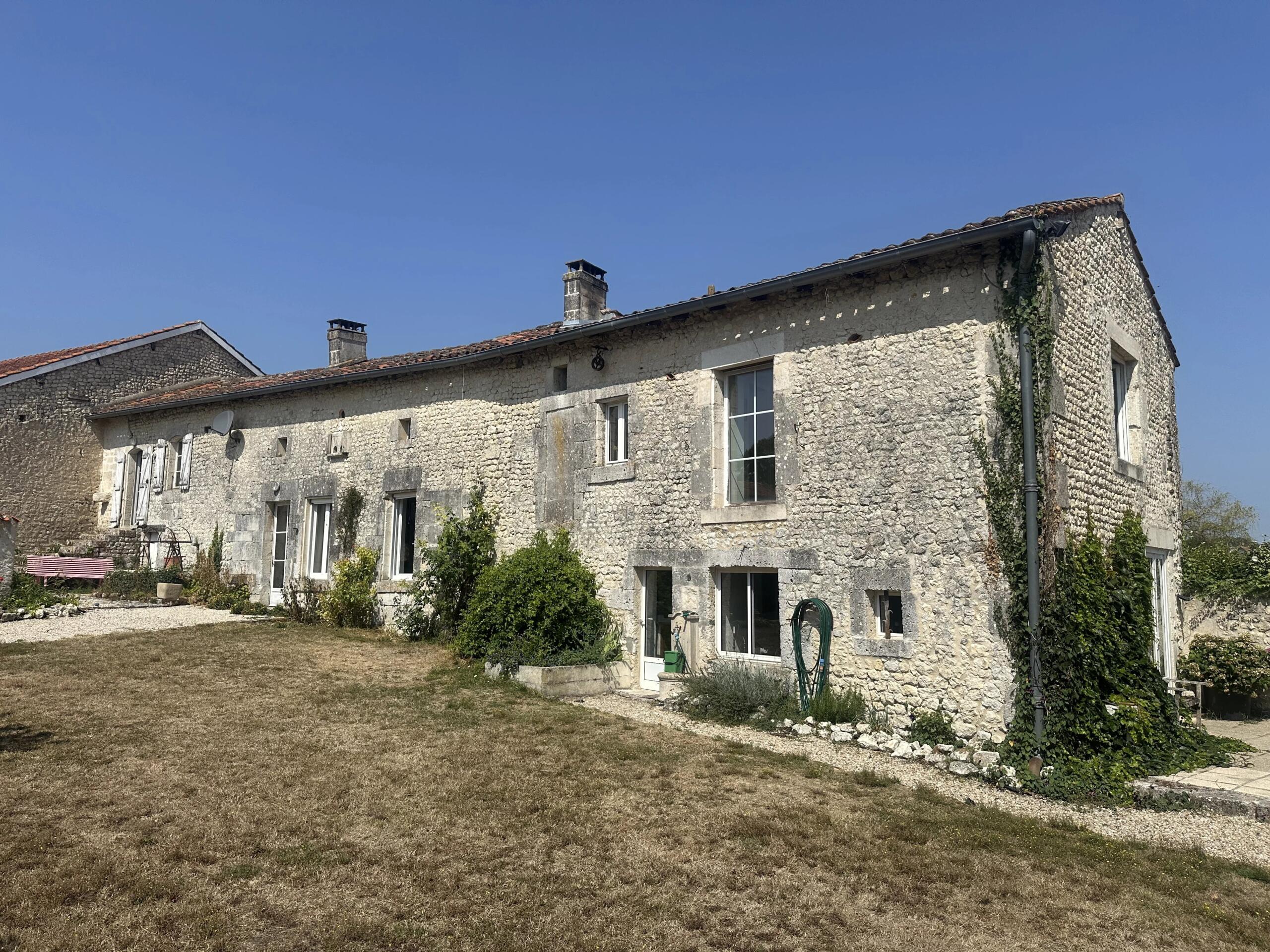 Charming 3 Bed/3 bath Stone Village Property, Poitou-Charentes – France – BVI86740