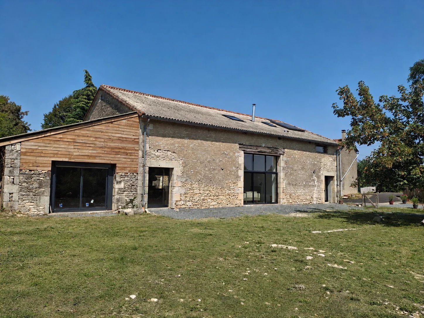 Stunning barn conversion combining character and modern features, Poitou-Charentes – France – BVI86116