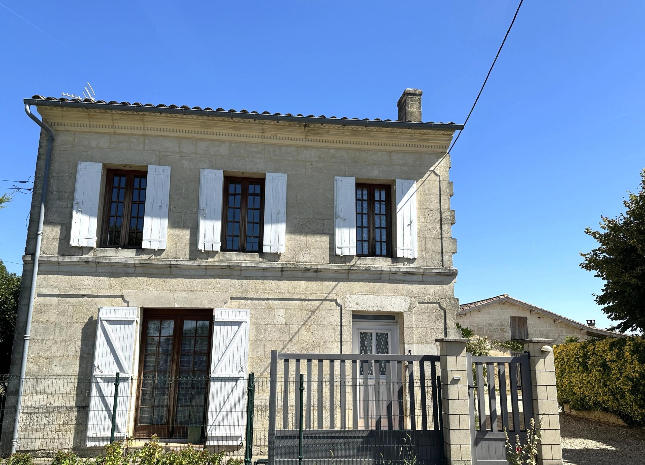 Charming stone property with pool andoutbuilding, near Saint Emilion, Aquitaine – France – BVI86000