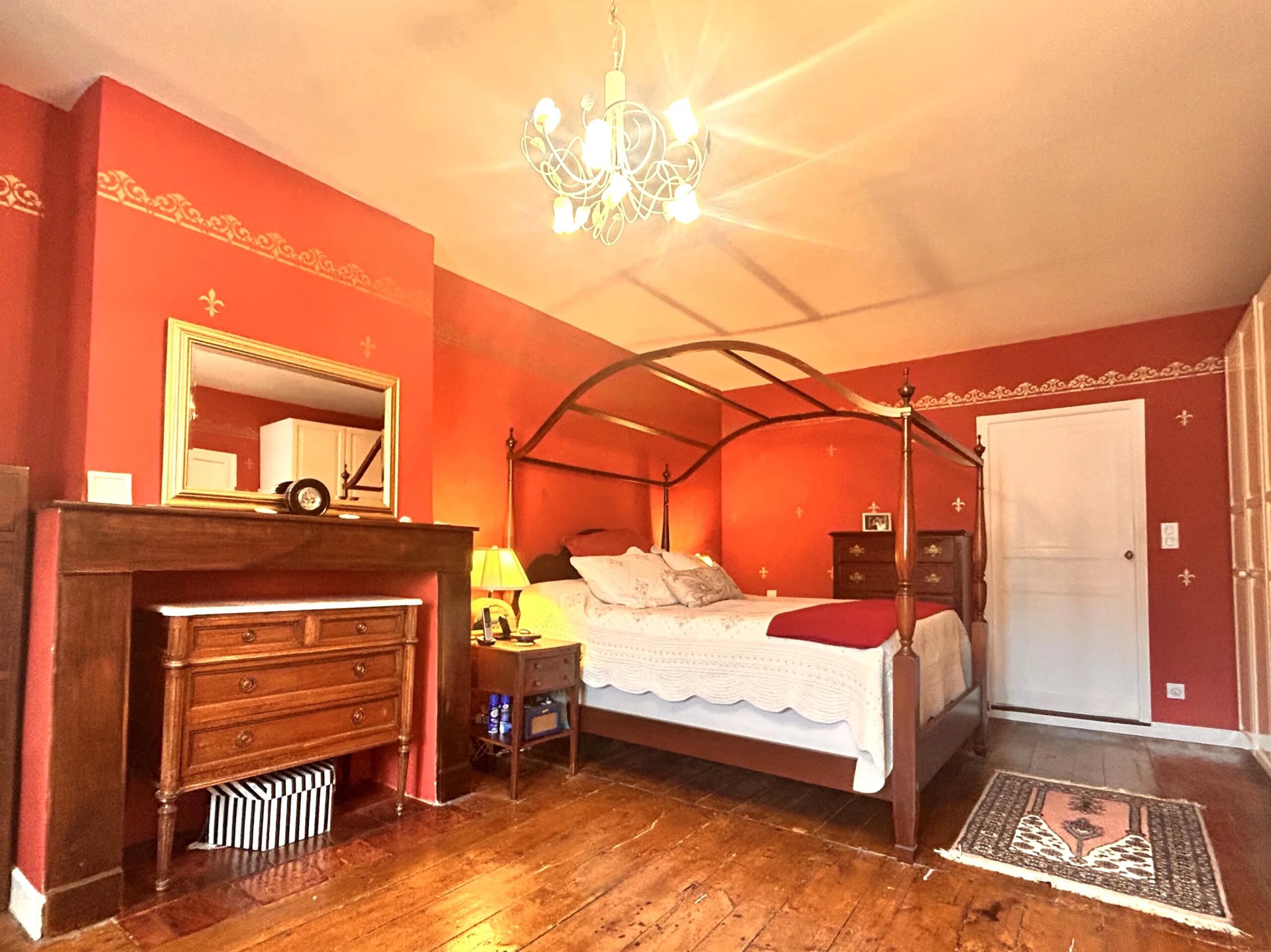 Elegant Townhouse with Garden – Walking distance to Monpazier, Aquitaine – France – BVI86275