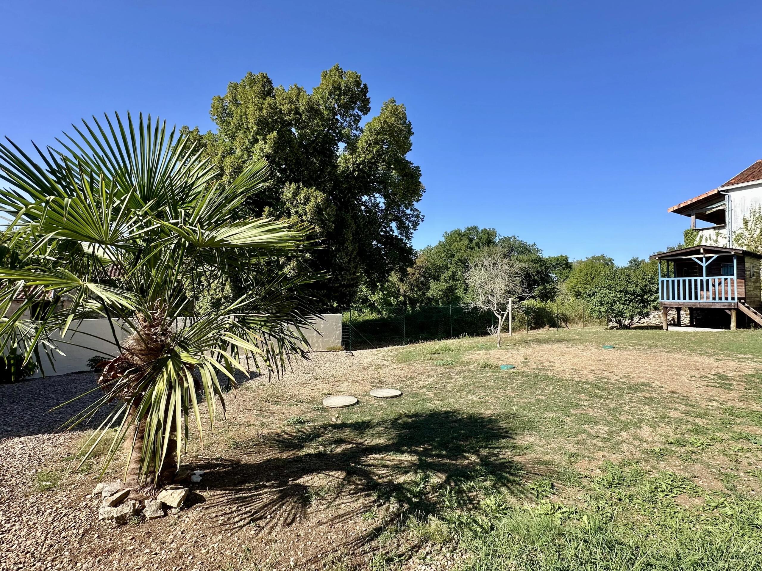 Beautifully Renovated Character Home with Stunning Kitchen, Enclosed Garden and 4 Bedrooms, Poitou-Charentes – France – BVI86138