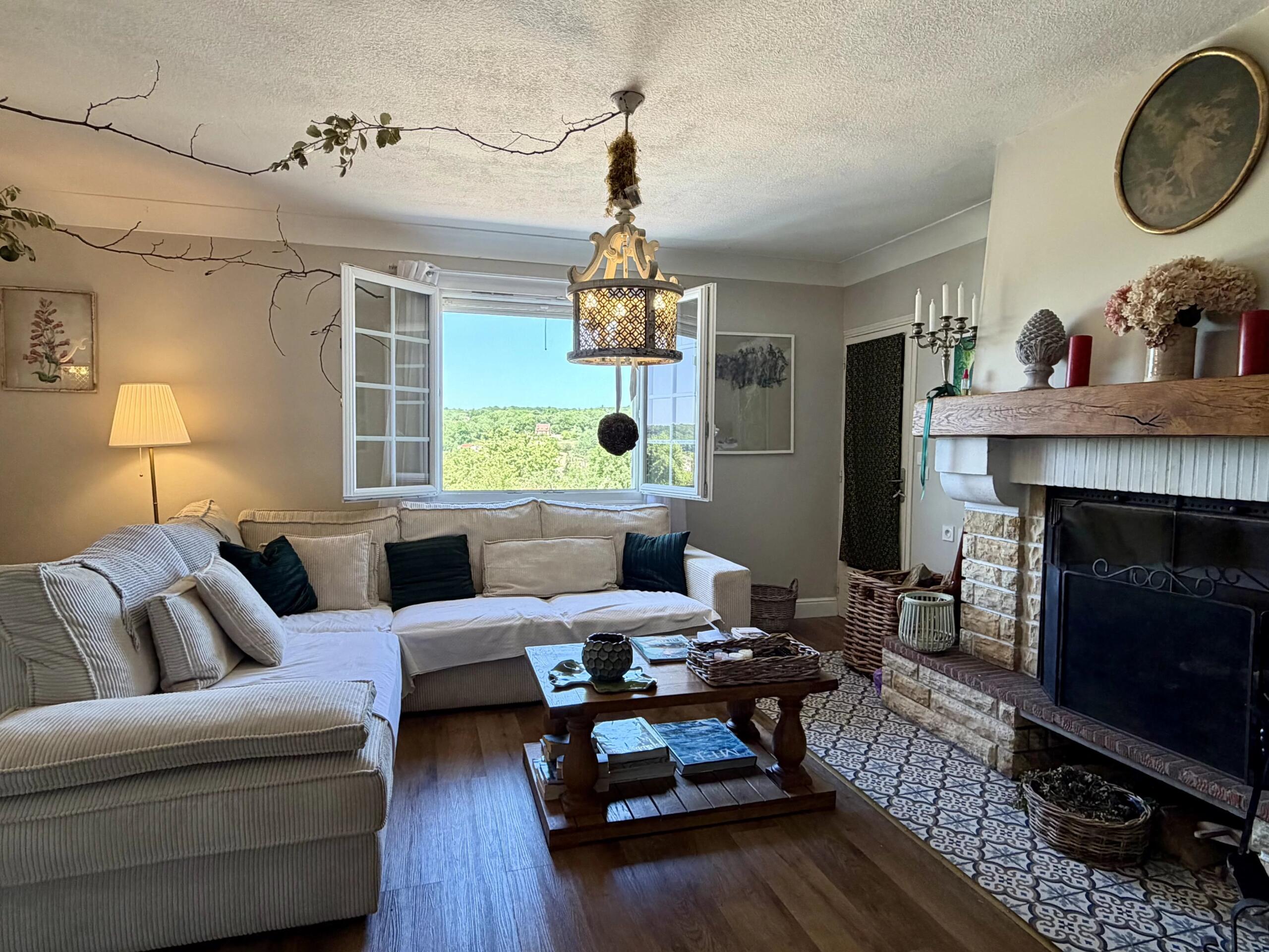 Spacious Family Home with Heated Pool Close to Lalinde, Aquitaine – France – BVI86442
