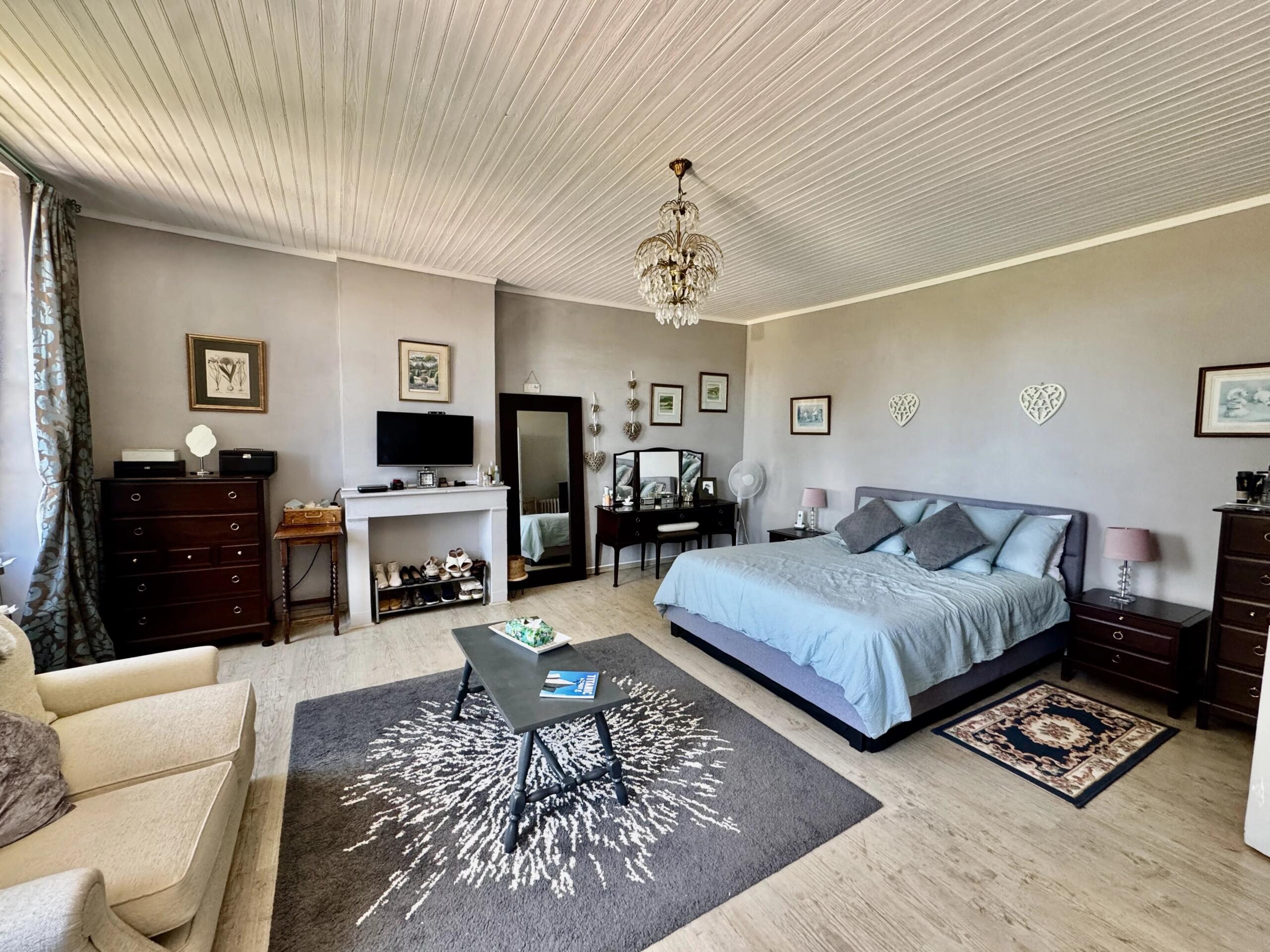 Elegant Maison de Maitre with Heated Pool and Parkland Gardens – Dordogne, Aquitaine – France – BVI86546