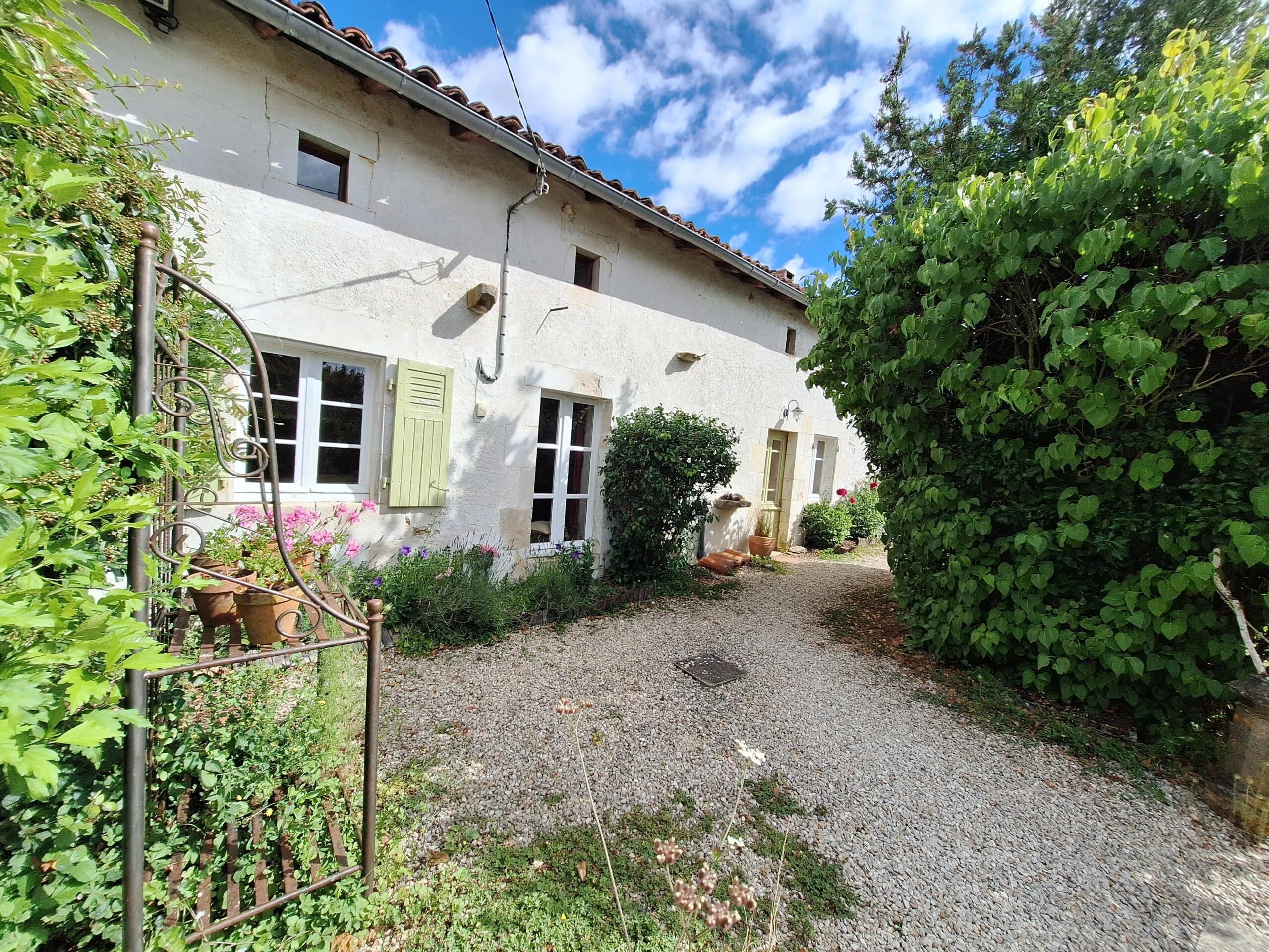 Delightful character property in a quiet hamlet, Poitou-Charentes – France – BVI85784