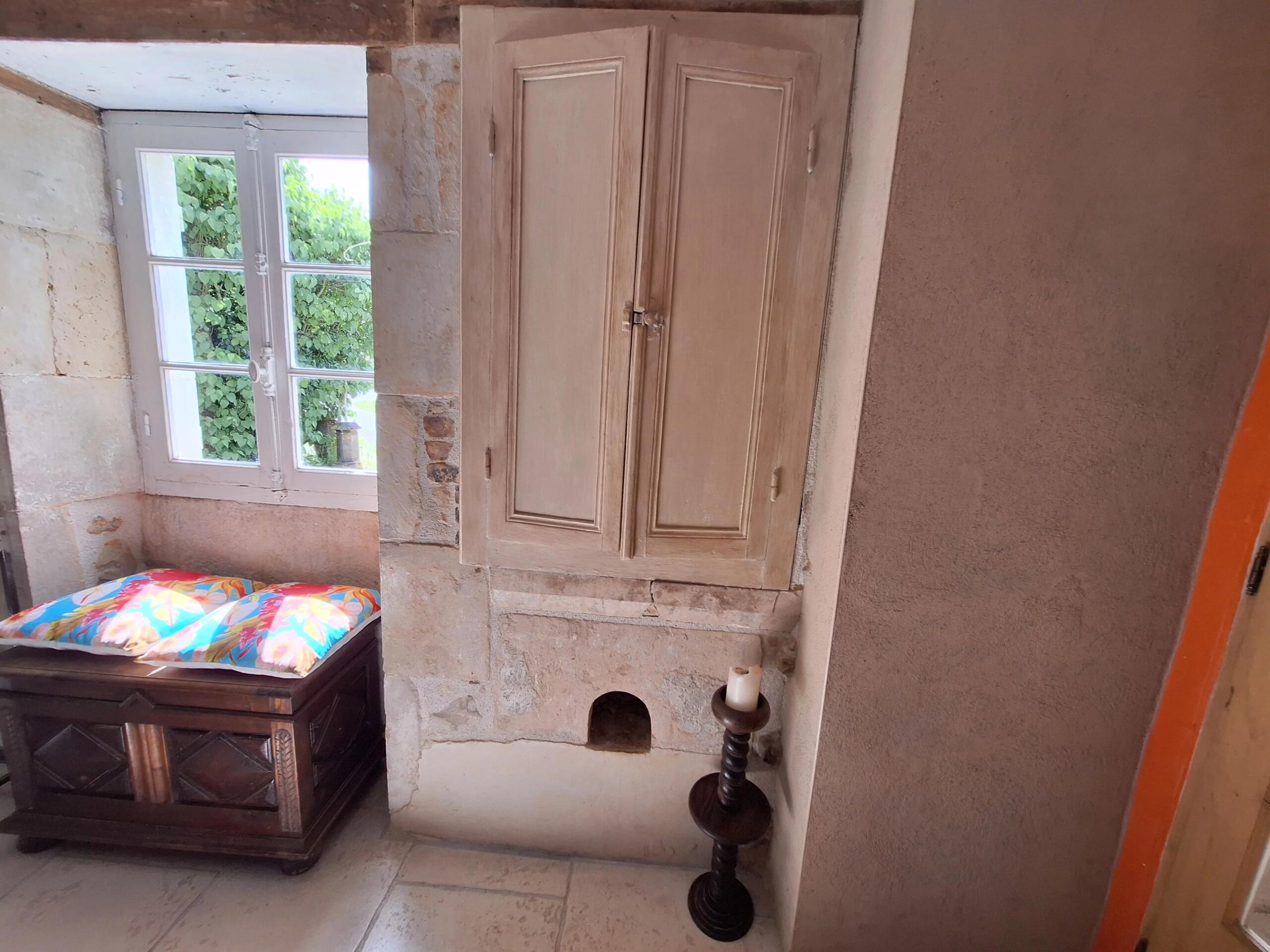 Delightful character property in a quiet hamlet, Poitou-Charentes – France – BVI85784