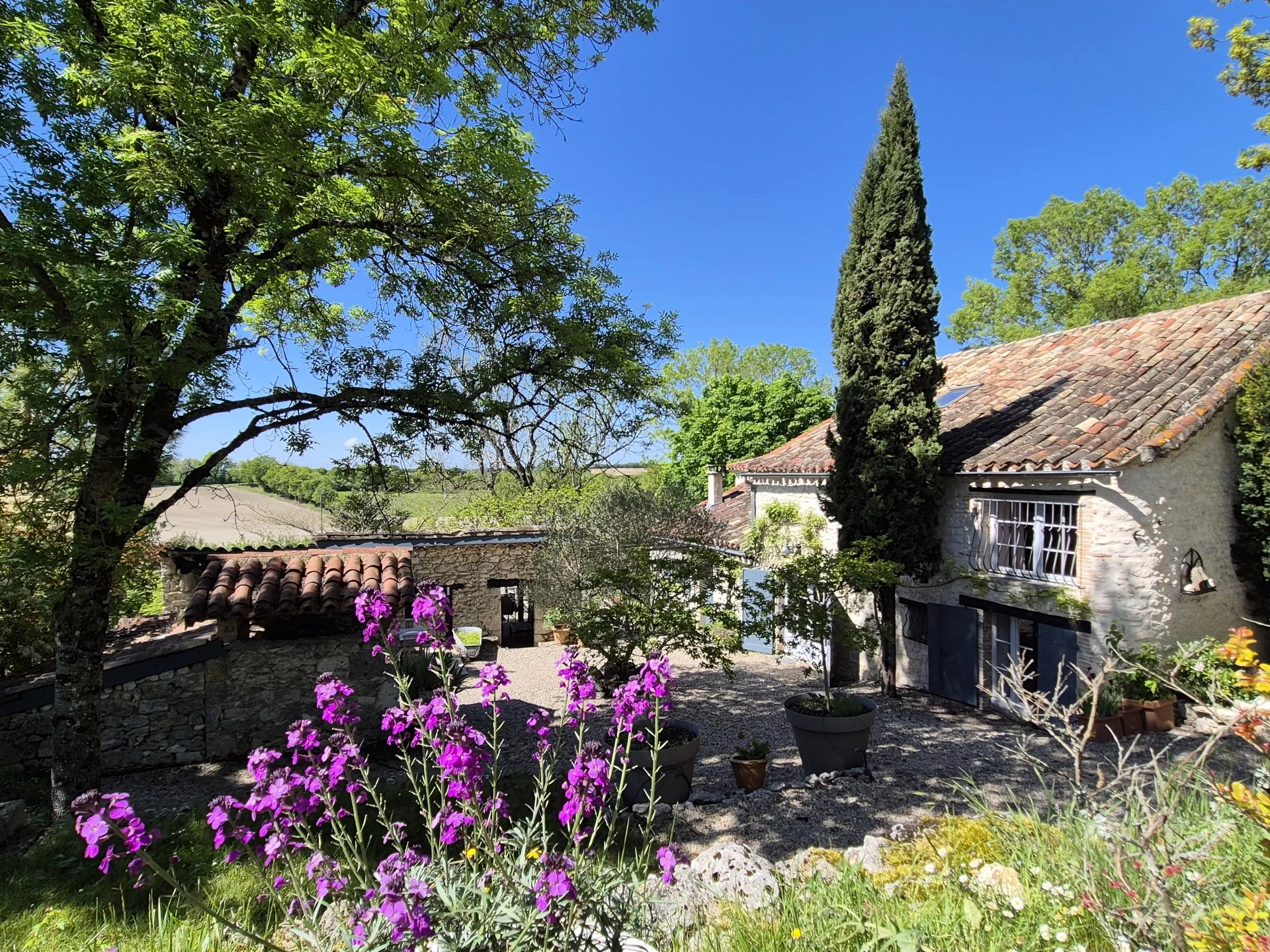 Character Stone Property with Two Houses, Swimming Pool and 1.2 Hectares near Montaigu-de-Quercy, South West France, Midi-Pyrénées – France – BVI80309