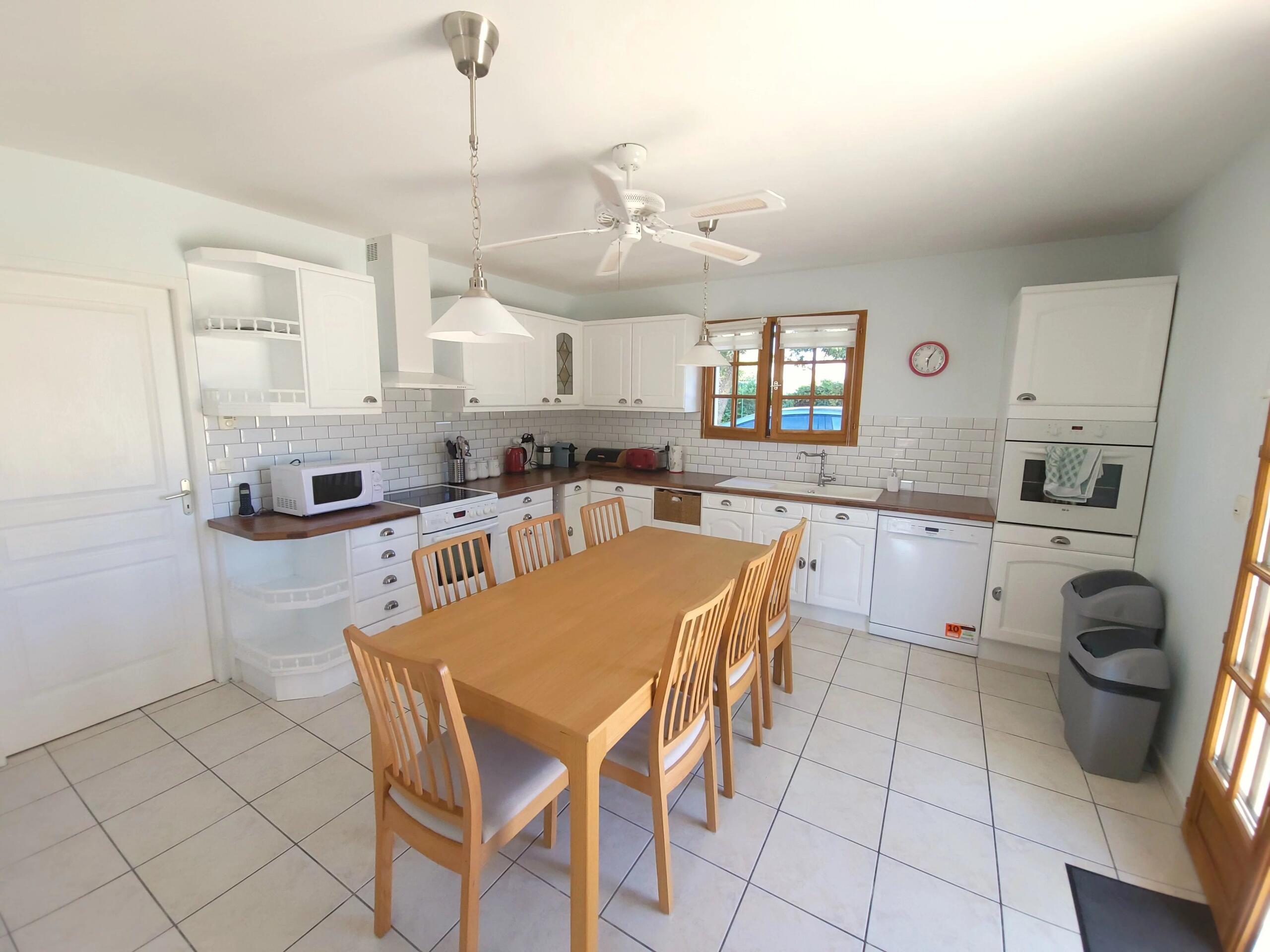 Immaculately presented 3-4 bedroom village home with pool, Aquitaine – France – BVI76830
