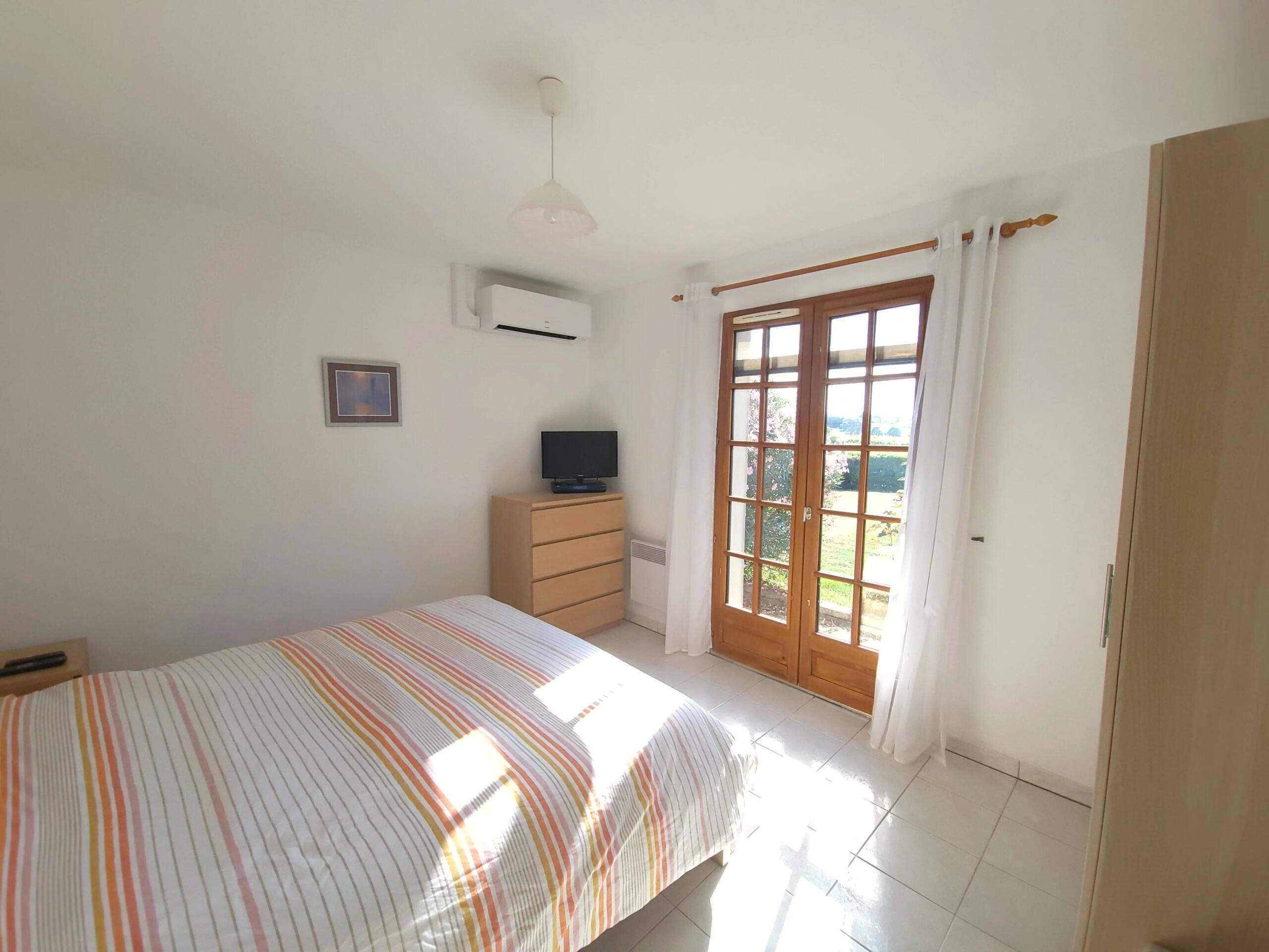 Immaculately presented 3-4 bedroom village home with pool, Aquitaine – France – BVI76830
