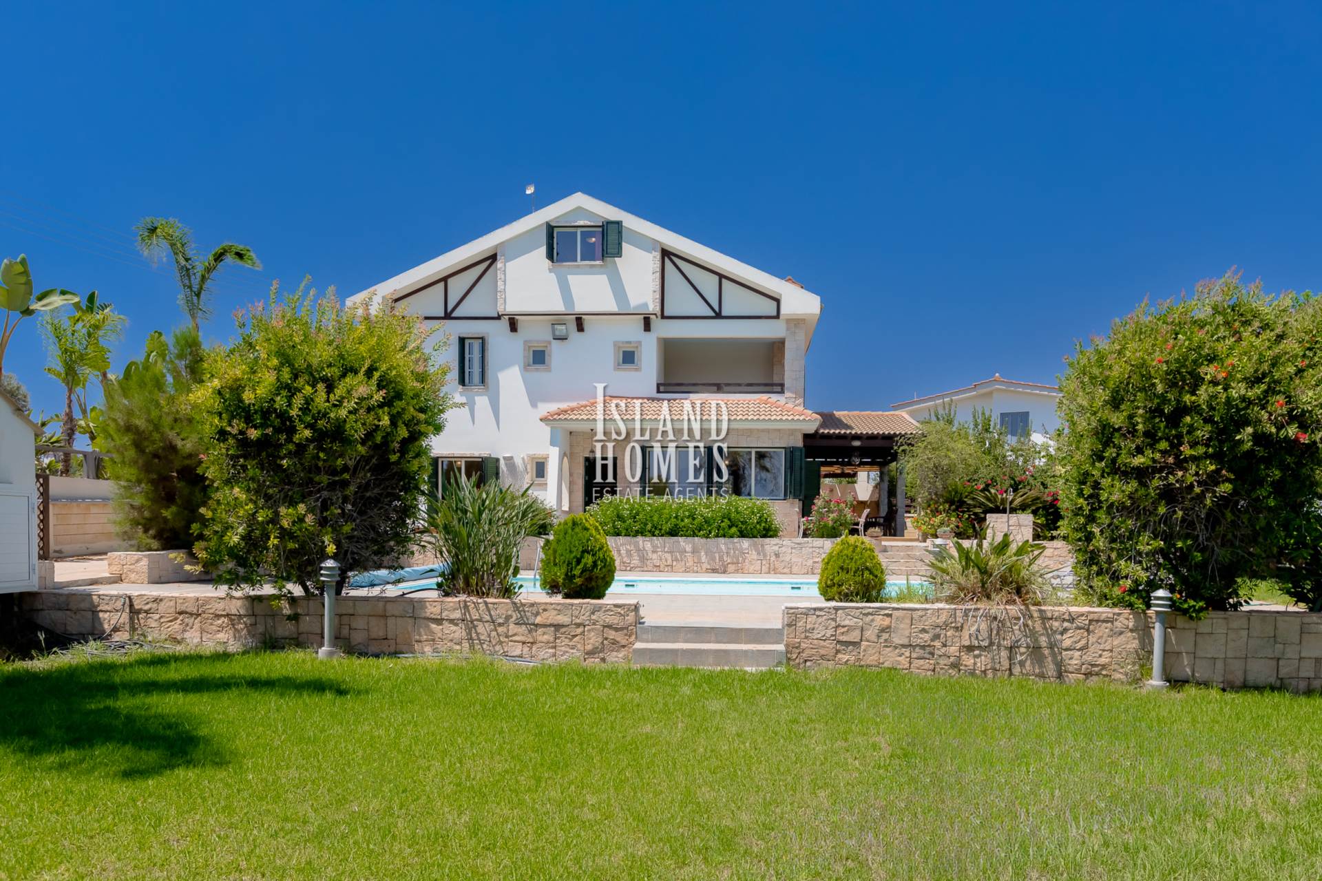 5 bedroom Detached in Pernera, Famagusta, Cyprus – PeR133