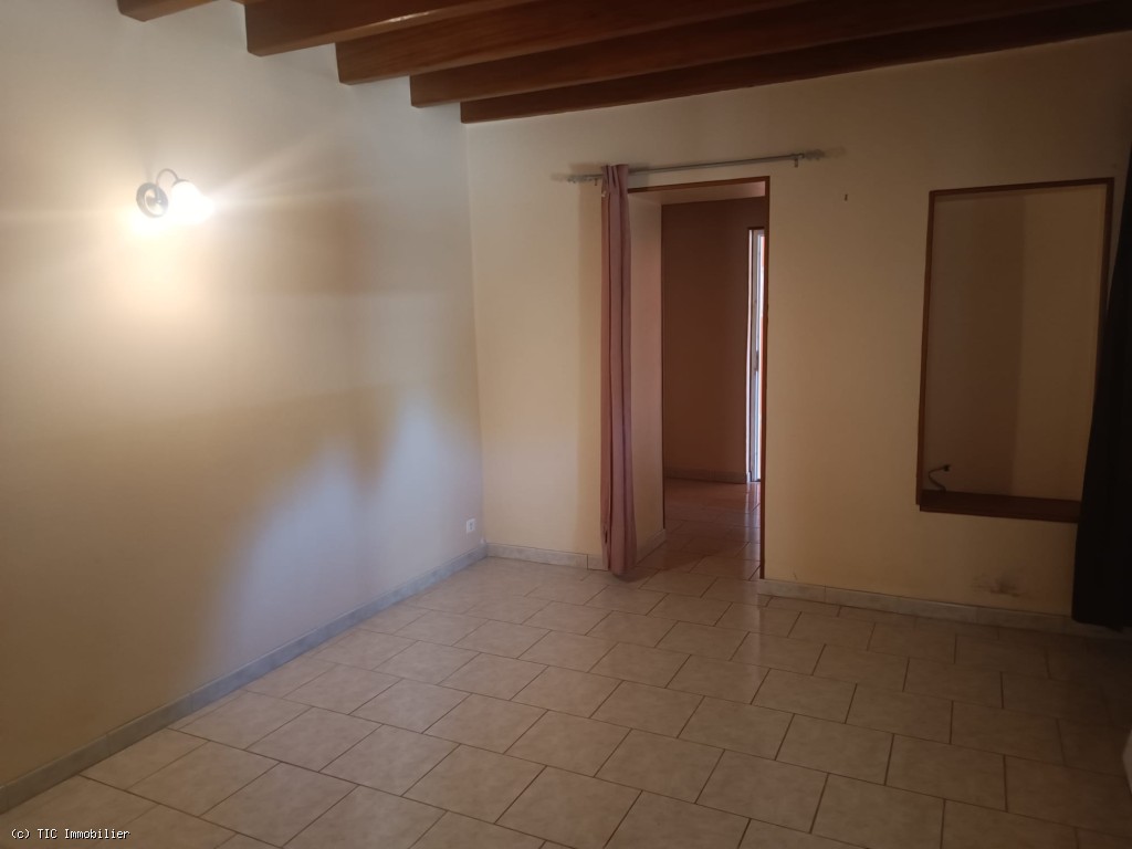 4 bedroom House in Ruffec, France – r7565