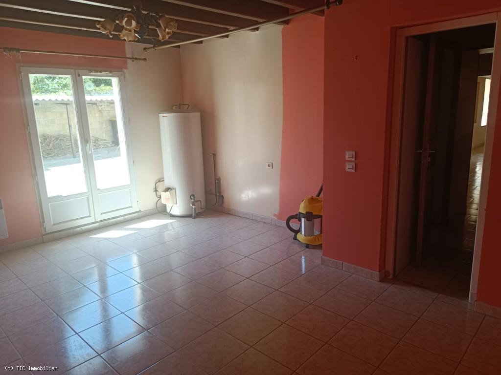 4 bedroom House in Ruffec, France – r7565