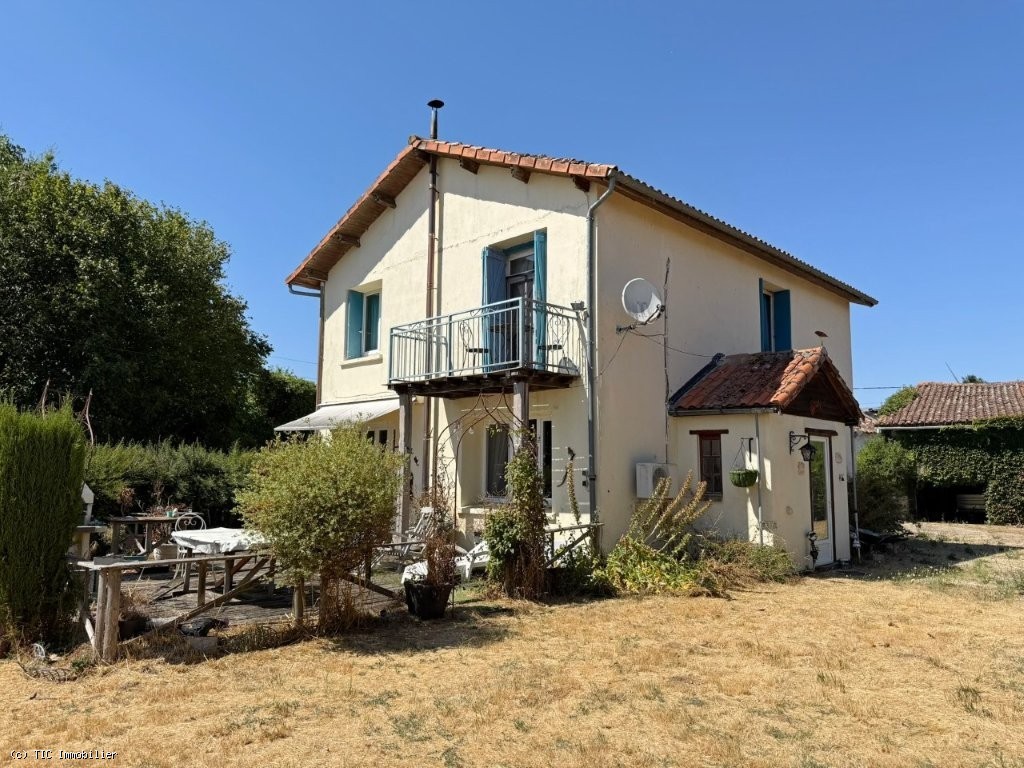 4 bedroom House in Villefagnan, France – r7556