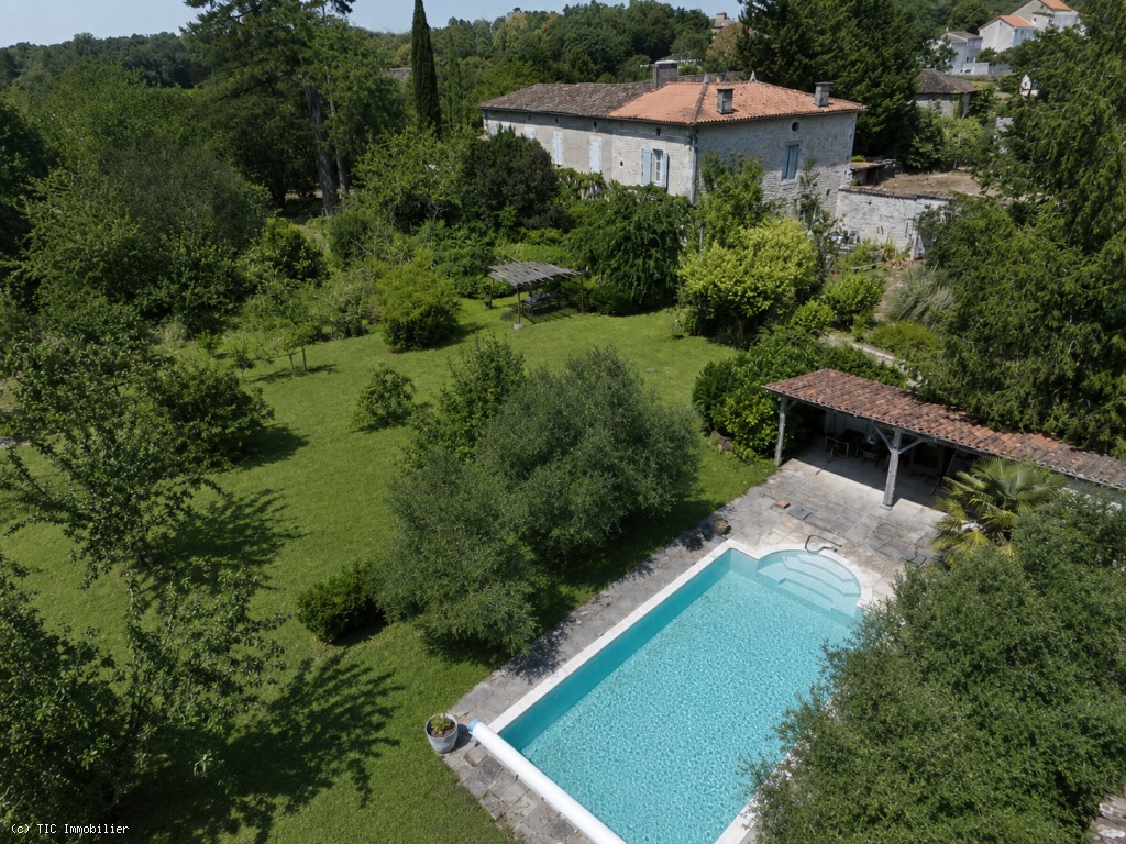 3 bedroom House in Mansle, France – r7547