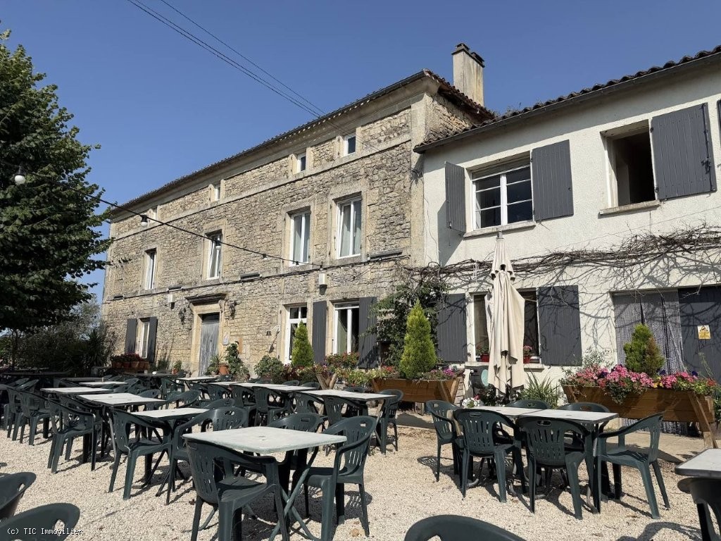 4 bedroom House in Ruffec, France – r7419