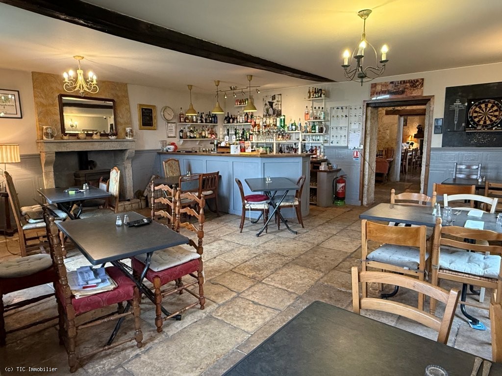 4 bedroom House in Ruffec, France – r7419