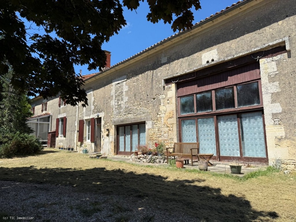 4 bedroom House in Villefagnan, France – r7342