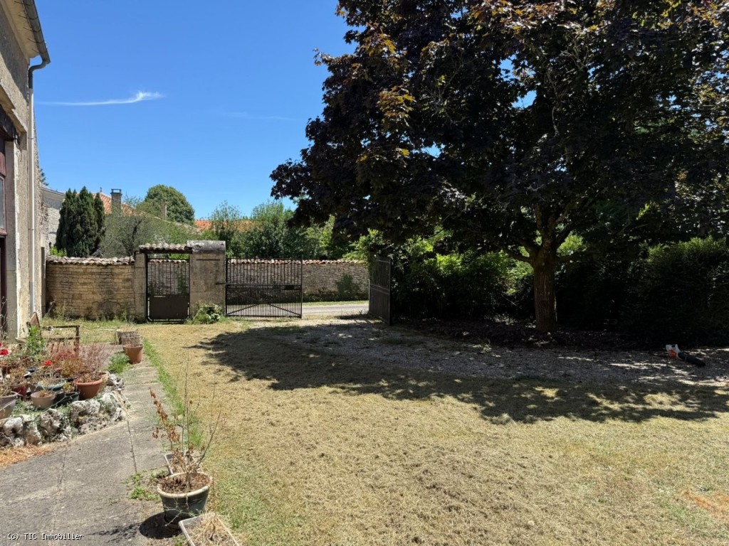 4 bedroom House in Villefagnan, France – r7342