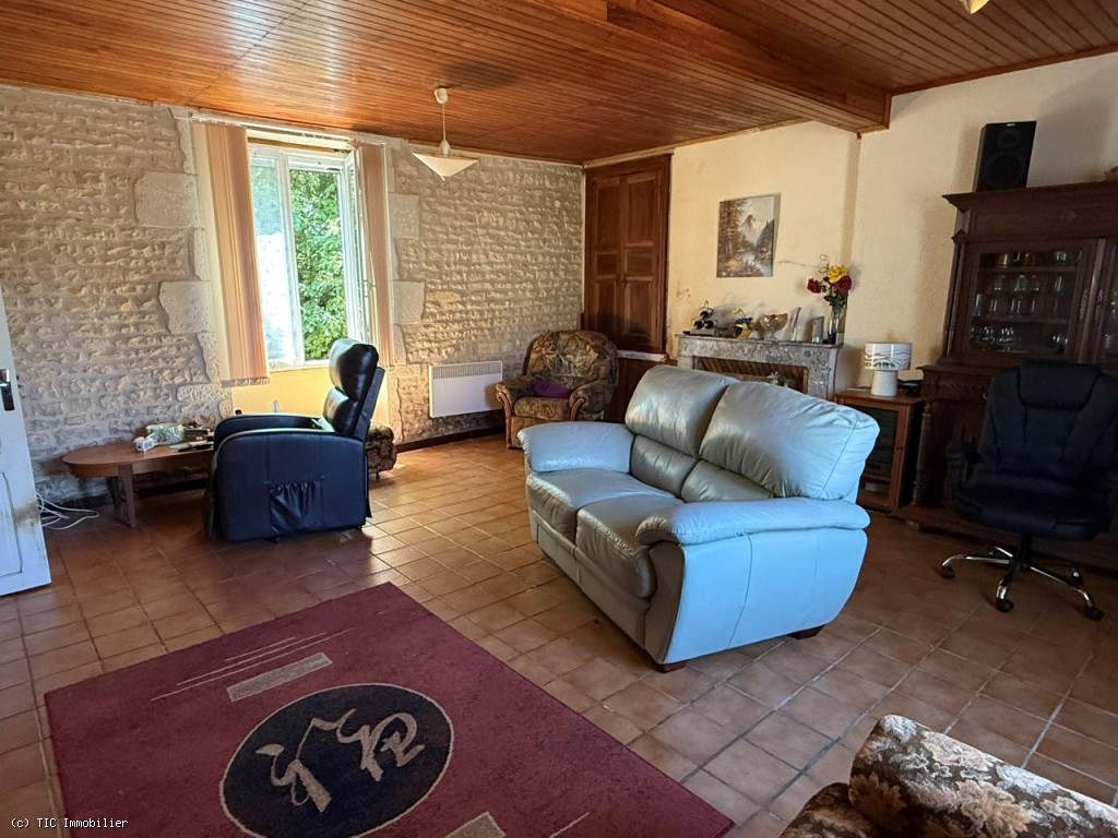 4 bedroom House in Villefagnan, France – r7342