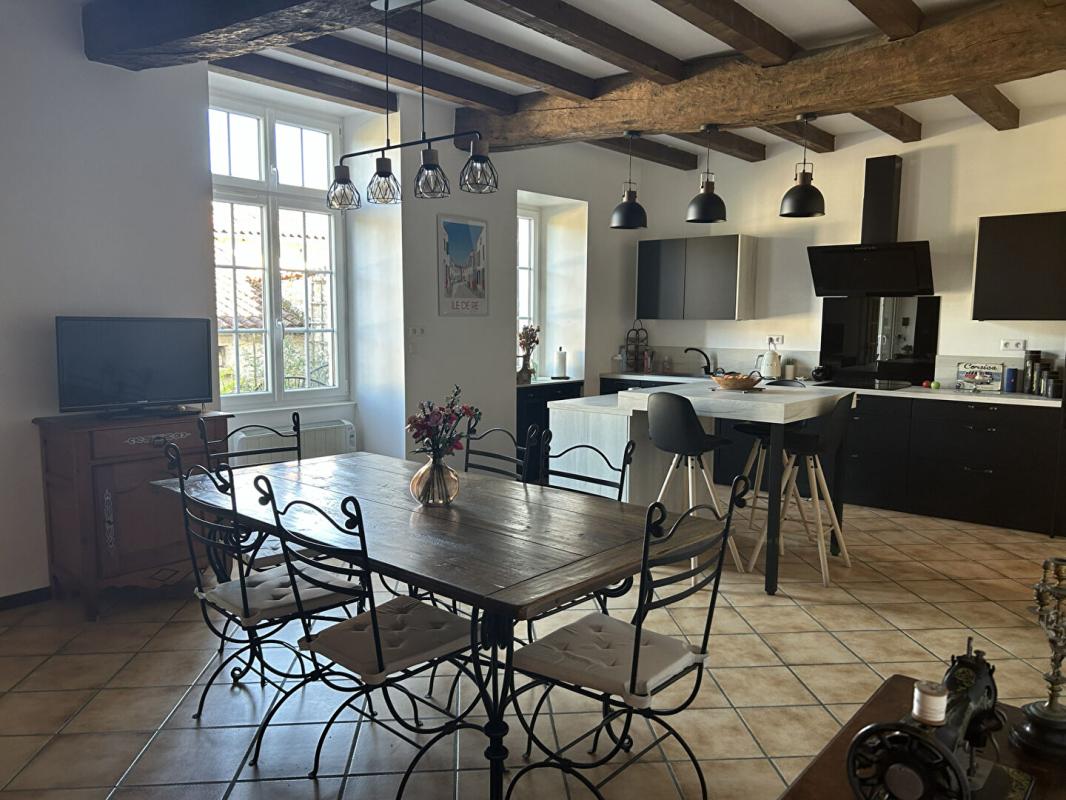 4 bedroom maison de maitre in Bignay, Charente-Maritime, France