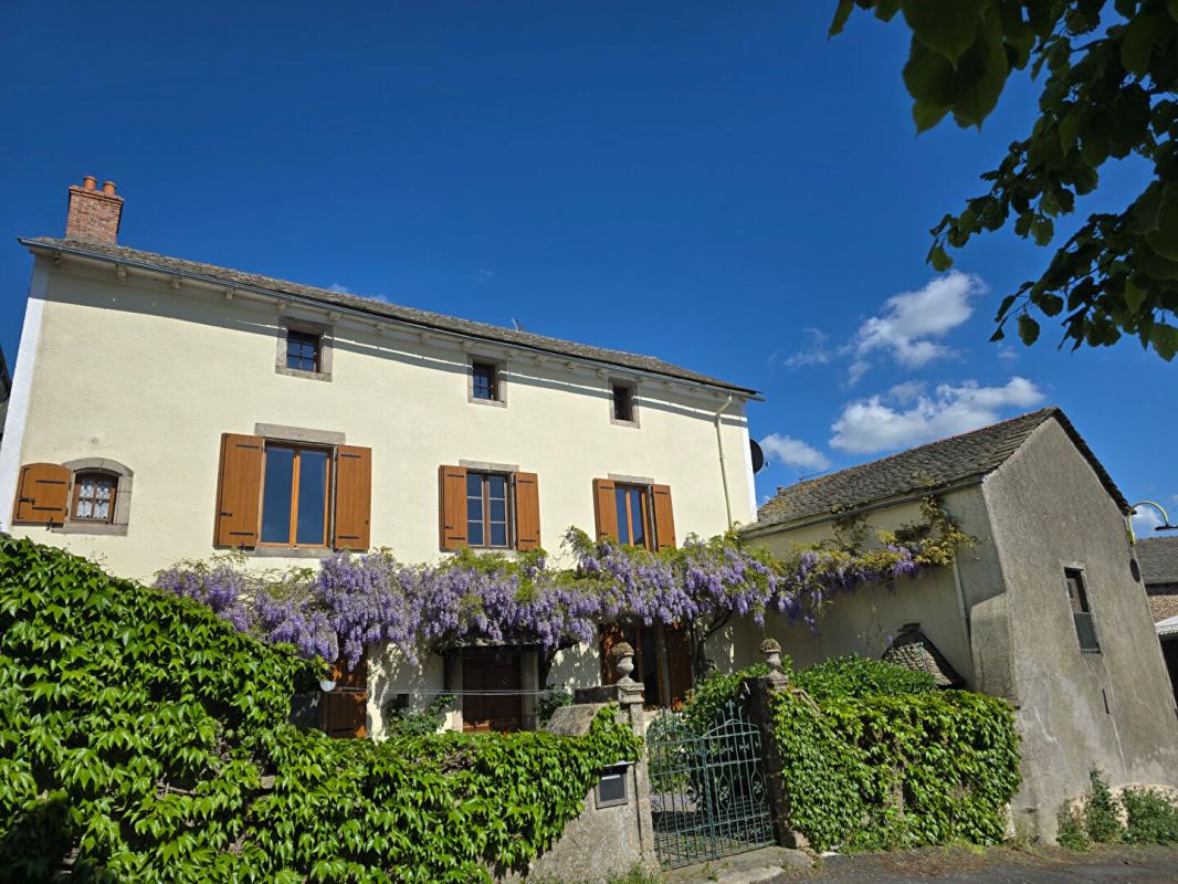 4 bedroom maison de maitre in Arvieu, Aveyron, France