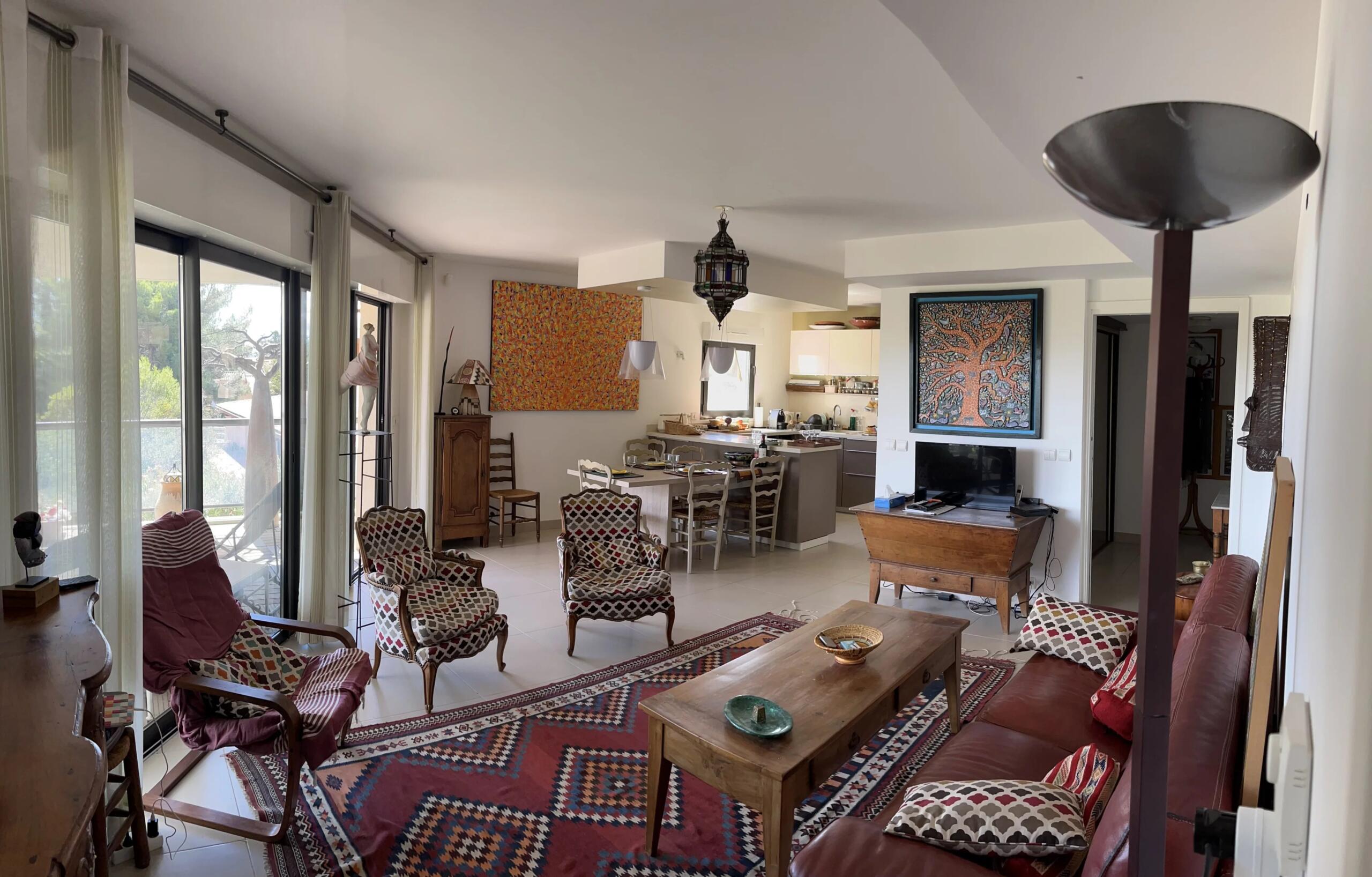 Aix-en-Provence – Beautiful 2-Bedroom Apartment with Panoramic Views, Terrace, Garage & Parking, Provence-Alpes-Côte d’Azur – France – BVI81708