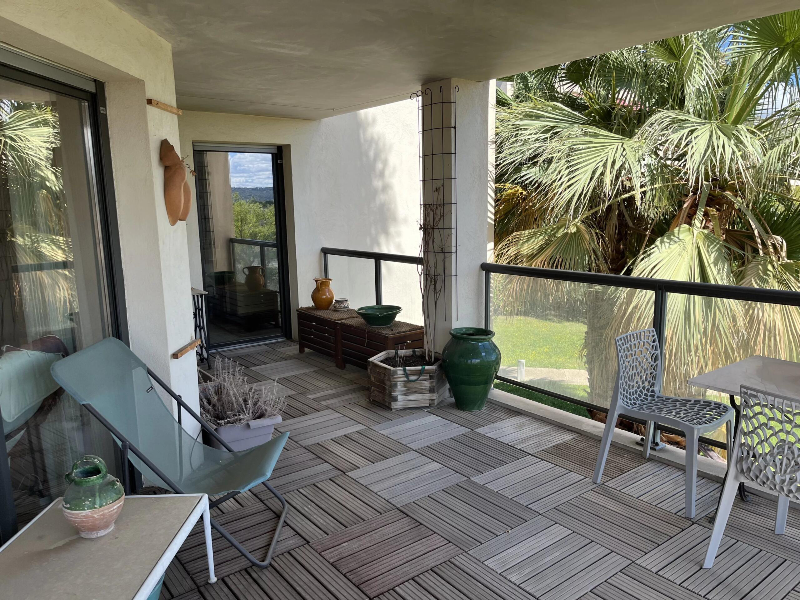 Aix-en-Provence – Beautiful 2-Bedroom Apartment with Panoramic Views, Terrace, Garage & Parking, Provence-Alpes-Côte d’Azur – France – BVI81708