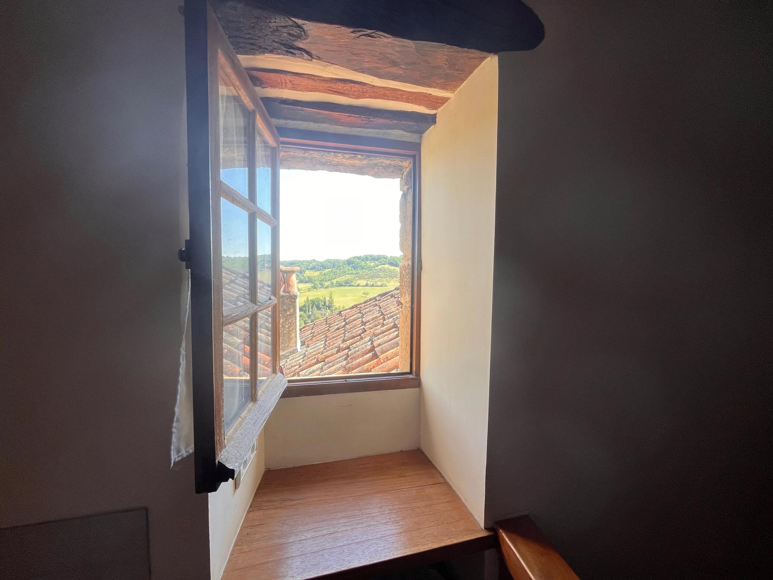 Two houses for the price of one — in a stunning village, Midi-Pyrénées – France – BVI80106