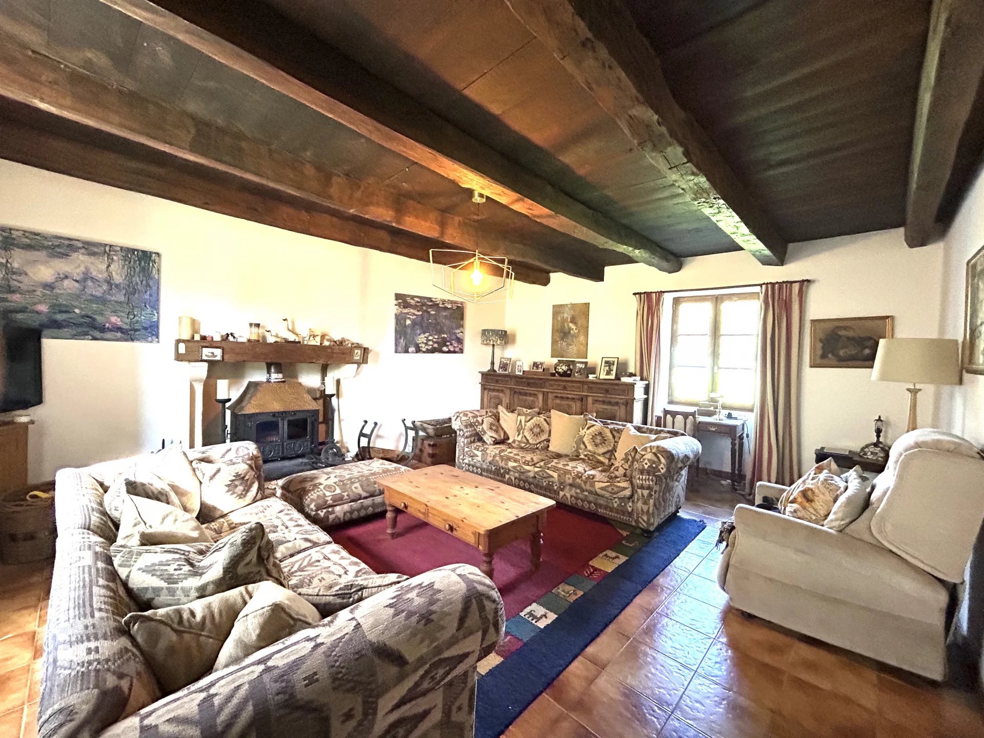 Pretty 3 bedroom cottage with large garden and barn close to Civray, Poitou-Charentes – France – BVI83229