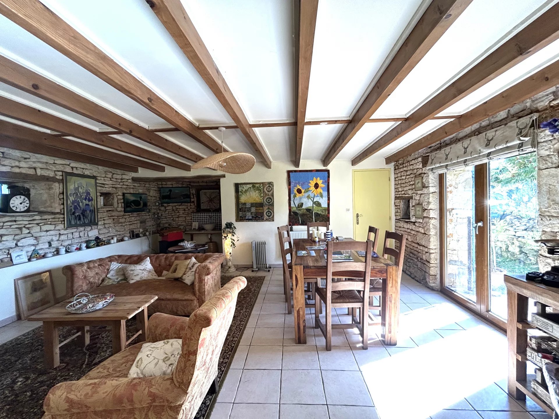 Pretty 3 bedroom cottage with large garden and barn close to Civray, Poitou-Charentes – France – BVI83229