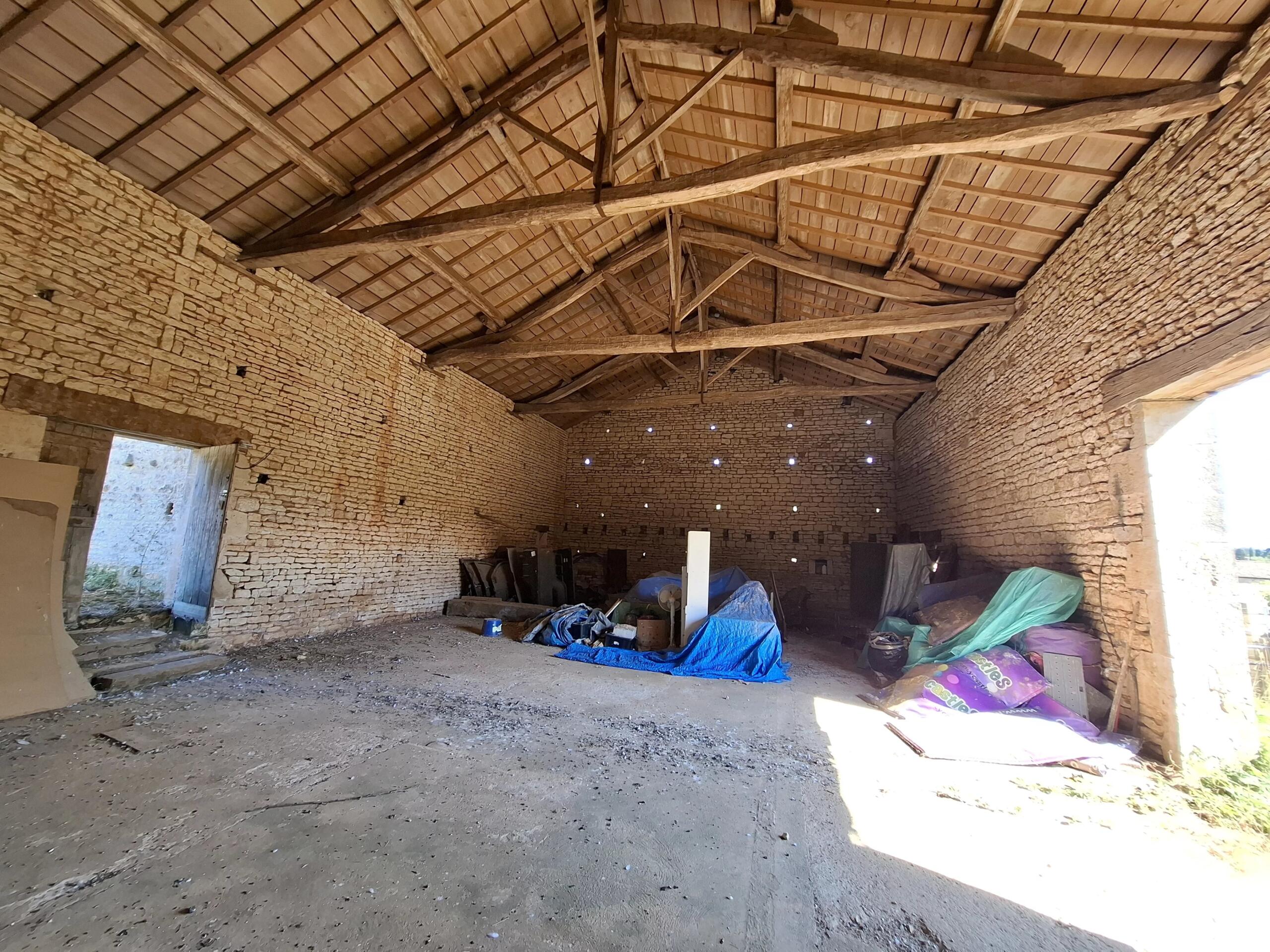 Large barn, ready for conversion, Poitou-Charentes – France – BVI86722