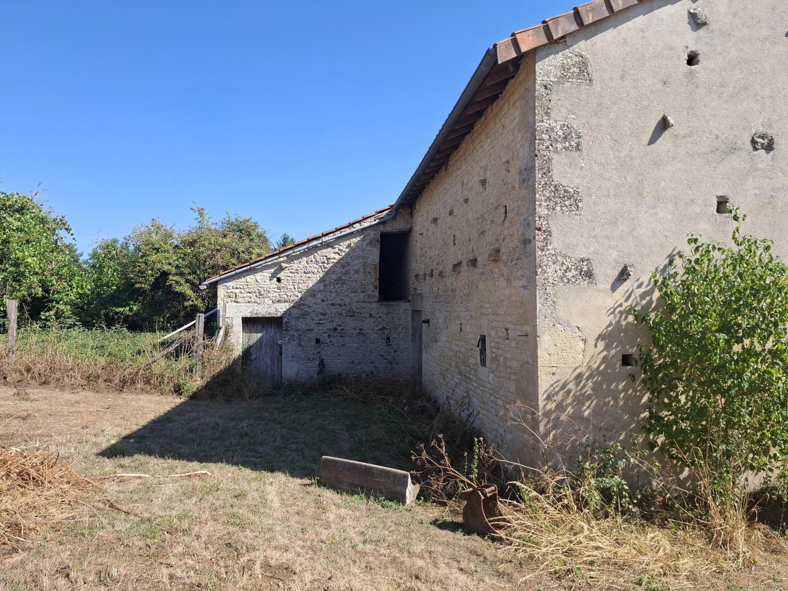 Large barn, ready for conversion, Poitou-Charentes – France – BVI86722