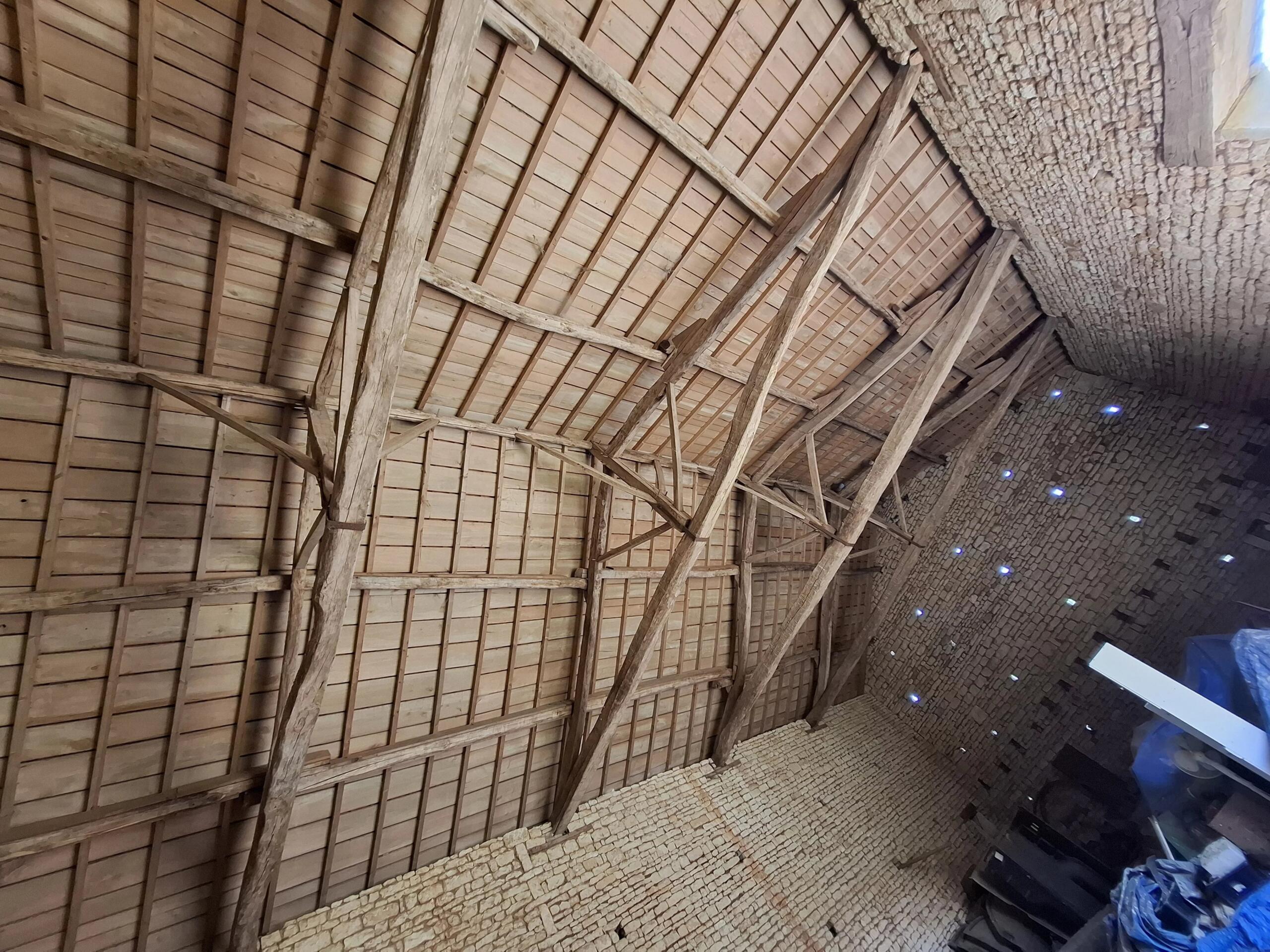 Large barn, ready for conversion, Poitou-Charentes – France – BVI86722