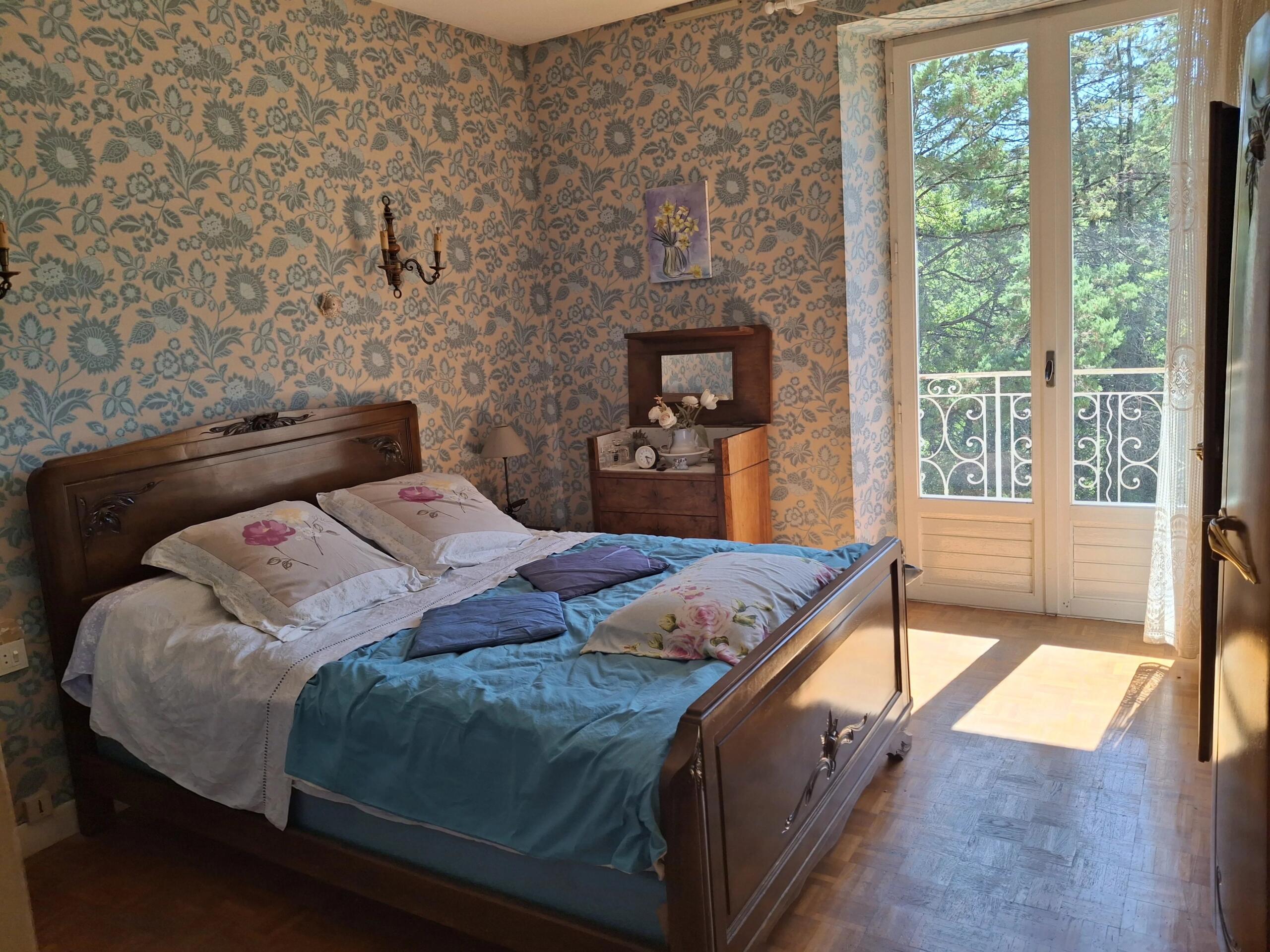 Spacious family home with 2 hectares of land, extensive outbuildings and beautiful countryside views, Midi-Pyrénées – France – BVI86459