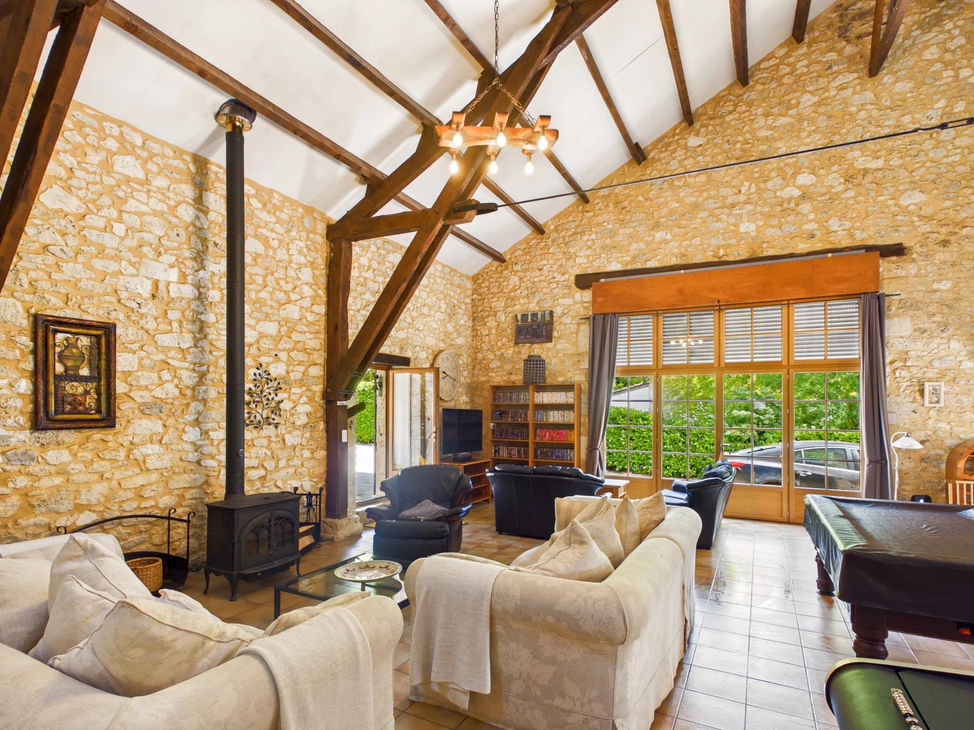Beautiful Dordogne Retreat with Heated Pool and Beautiful Gardens, Aquitaine – France – BVI85536